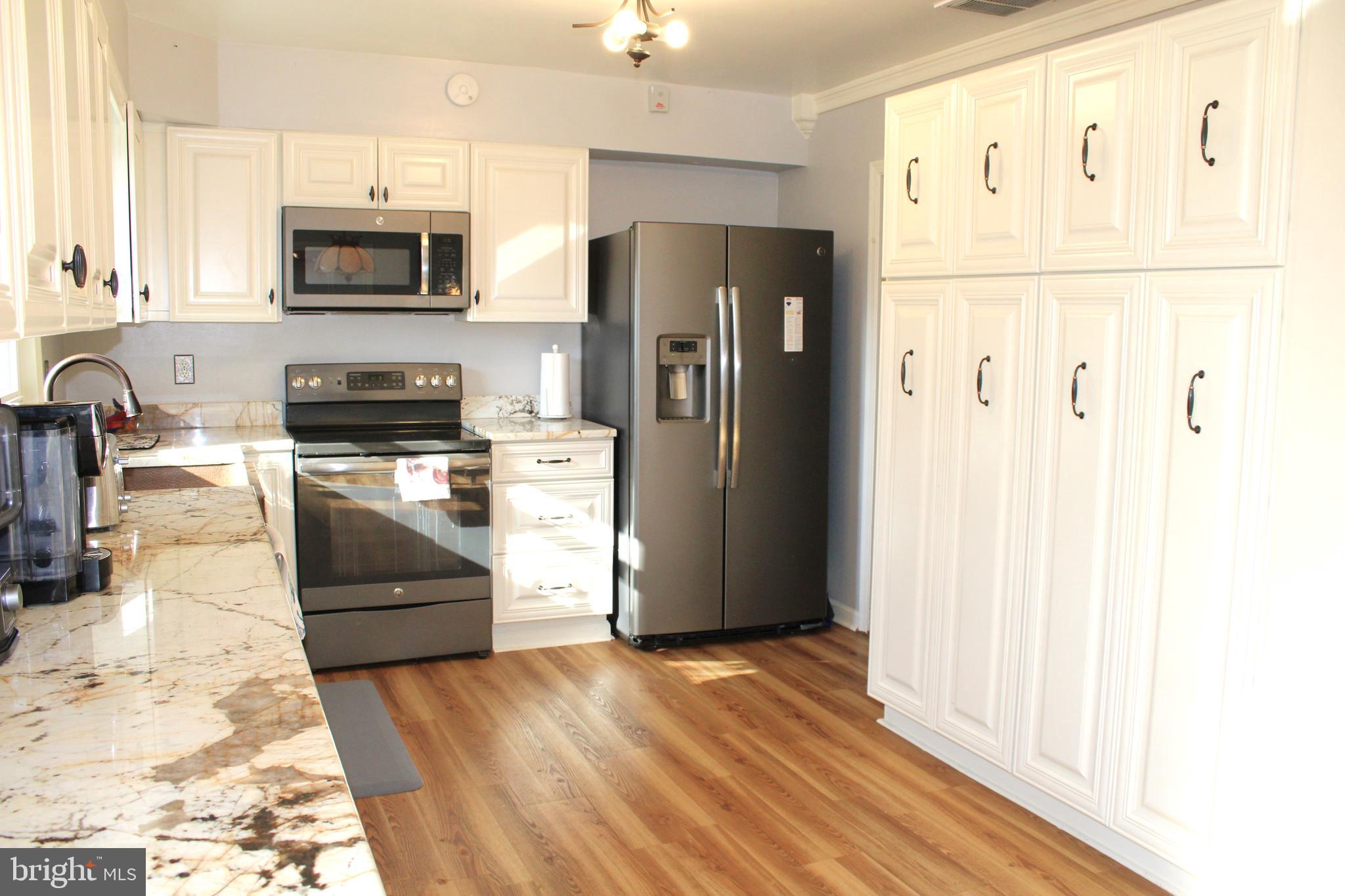 CAREYBROOK - Residential Lease