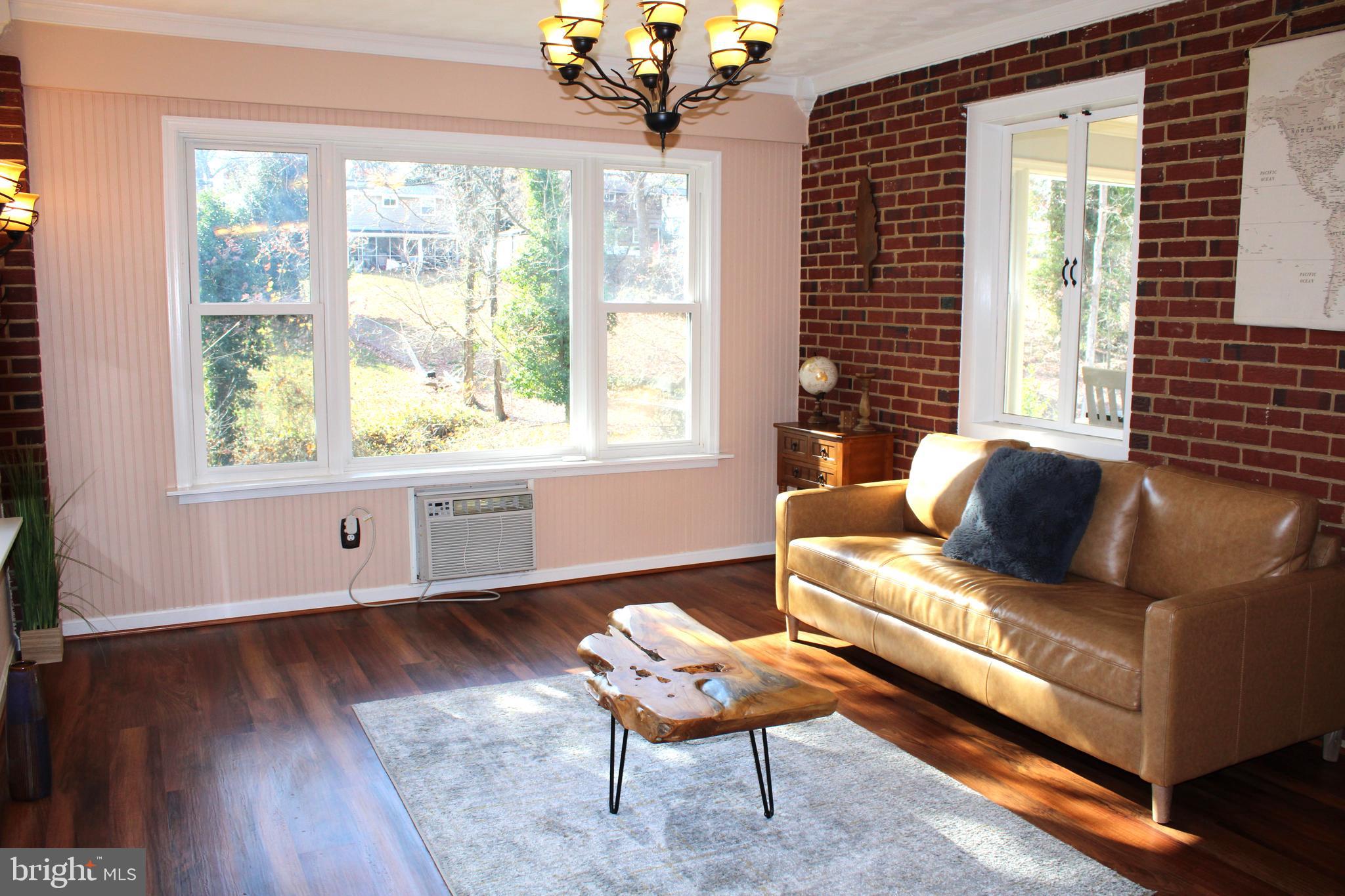 CAREYBROOK - Residential Lease