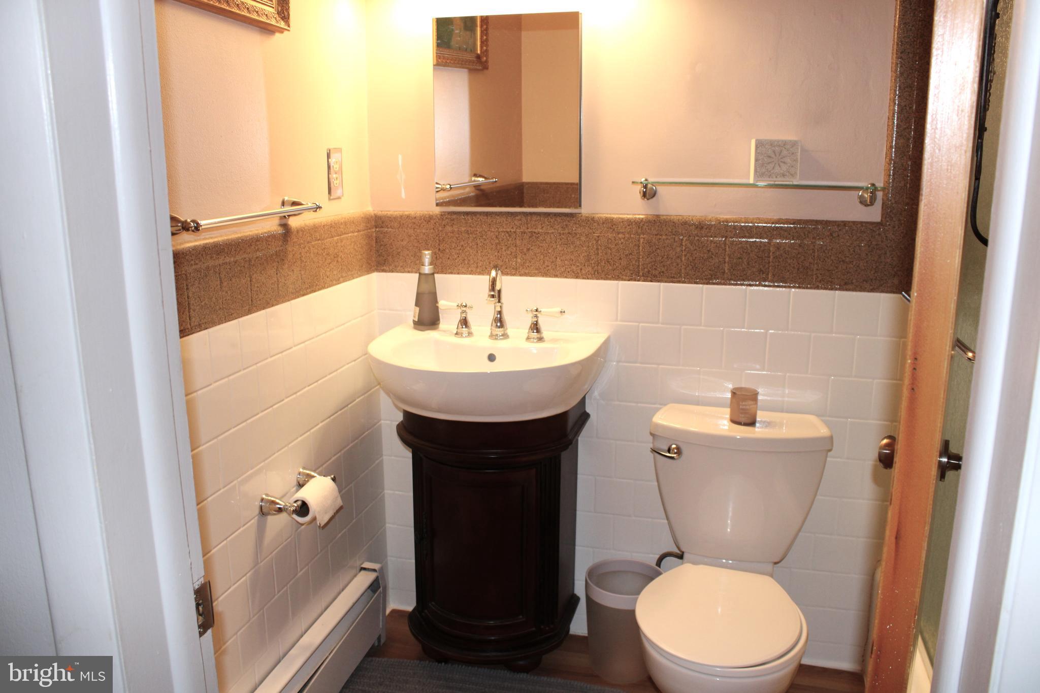 CAREYBROOK - Residential Lease