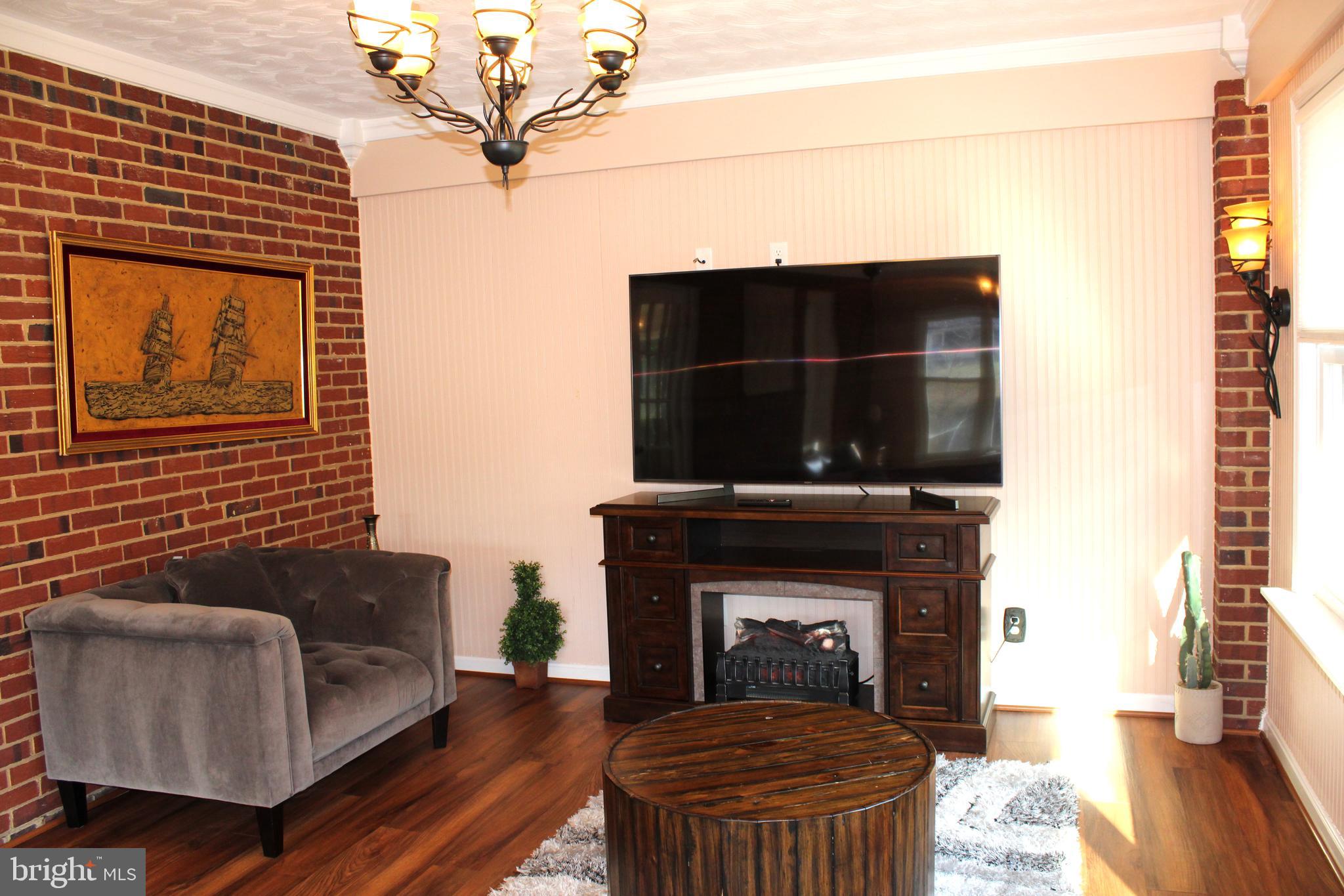 CAREYBROOK - Residential Lease