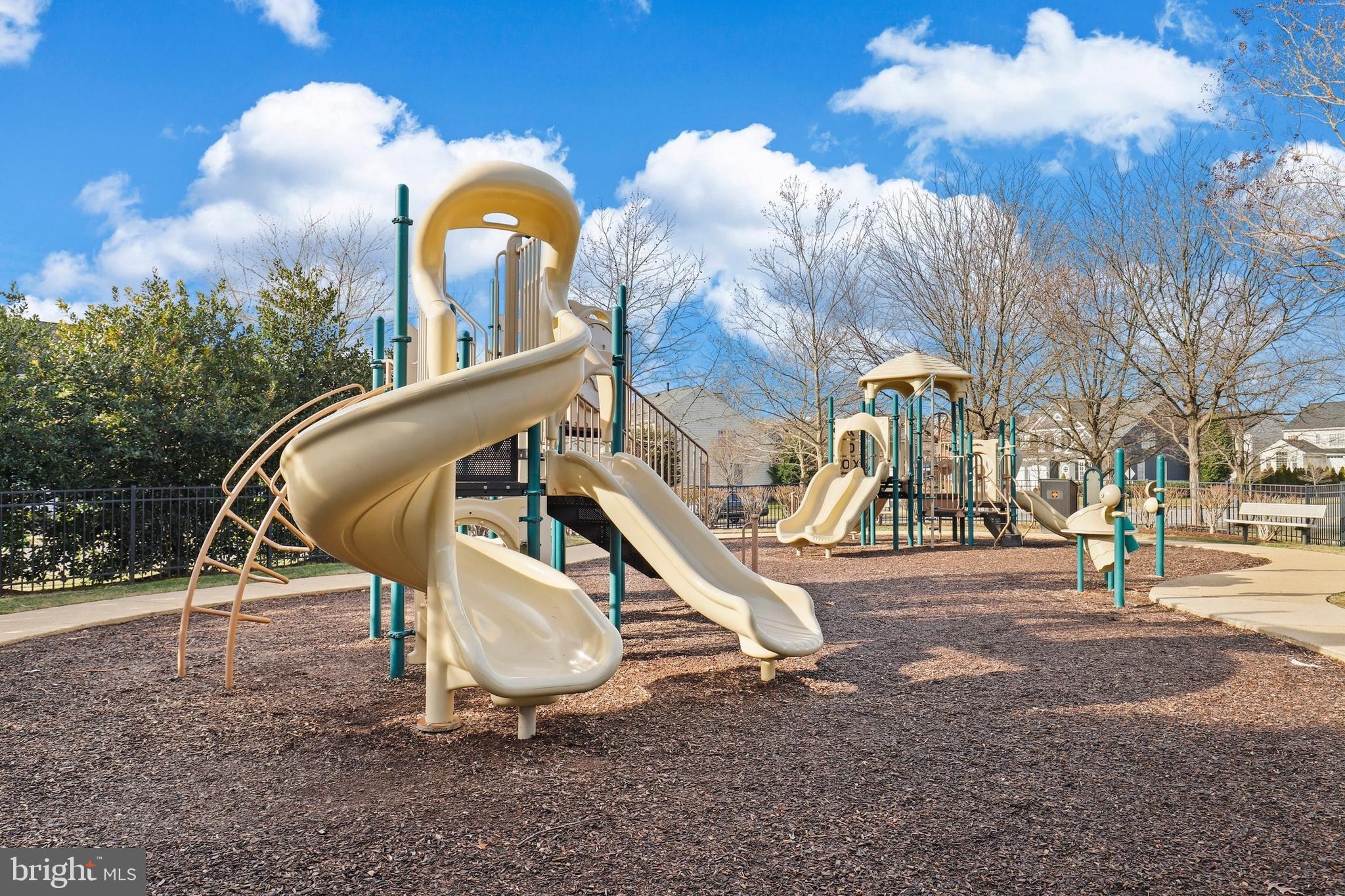 COTON COMMONS - Residential