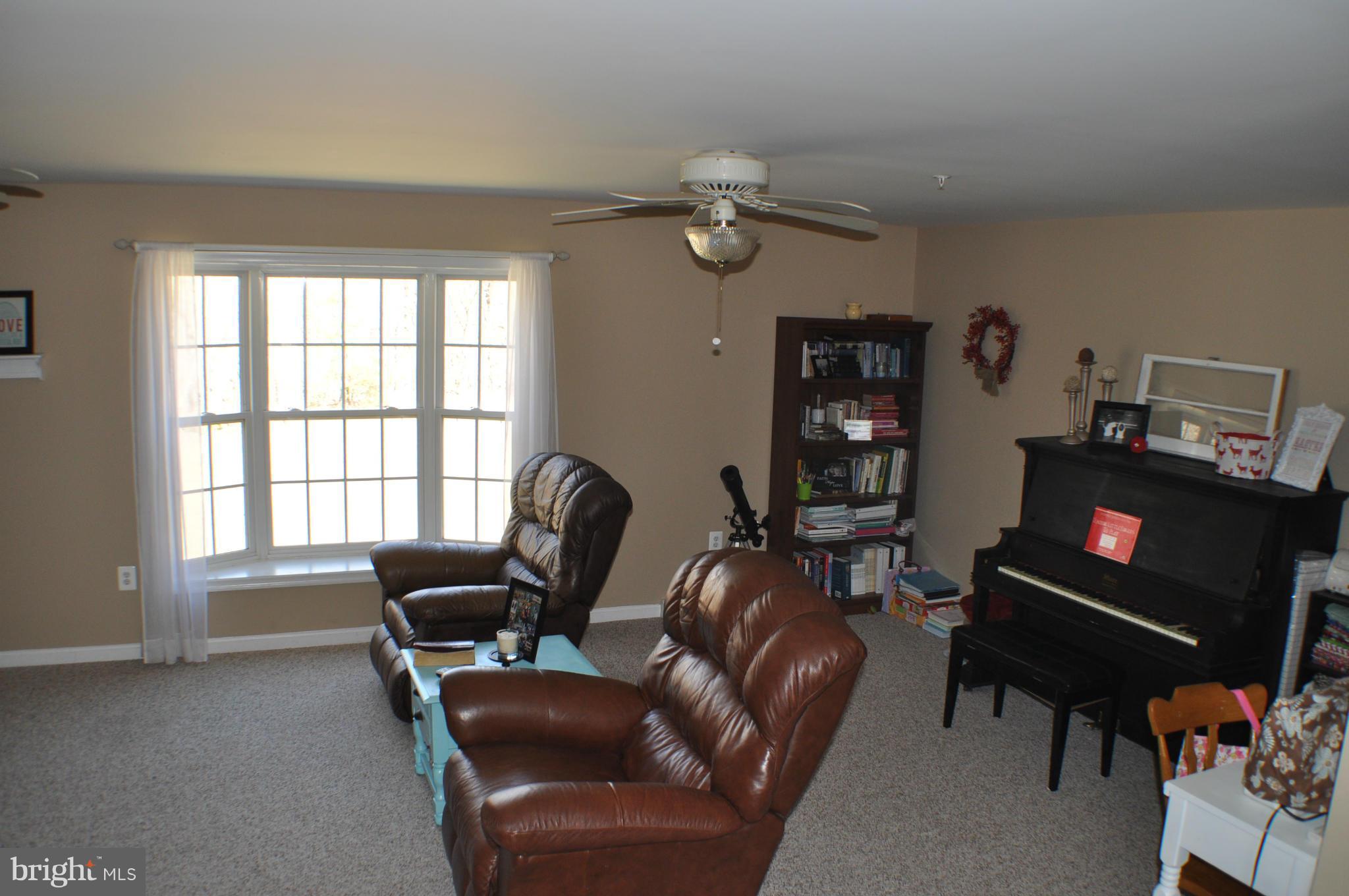 EAGLE HARBOR - Residential