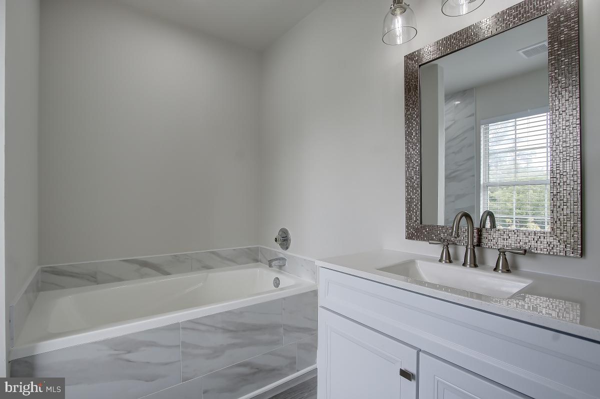 WELLINGTON/CLOVERHILL - Residential Lease