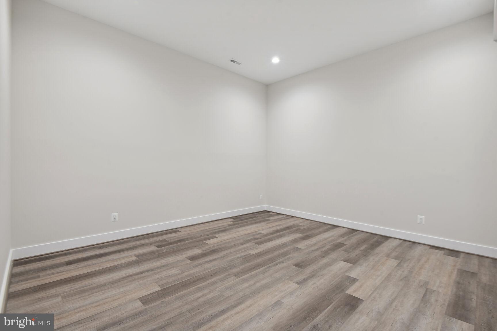 CHESTERBROOK WOODS - Residential