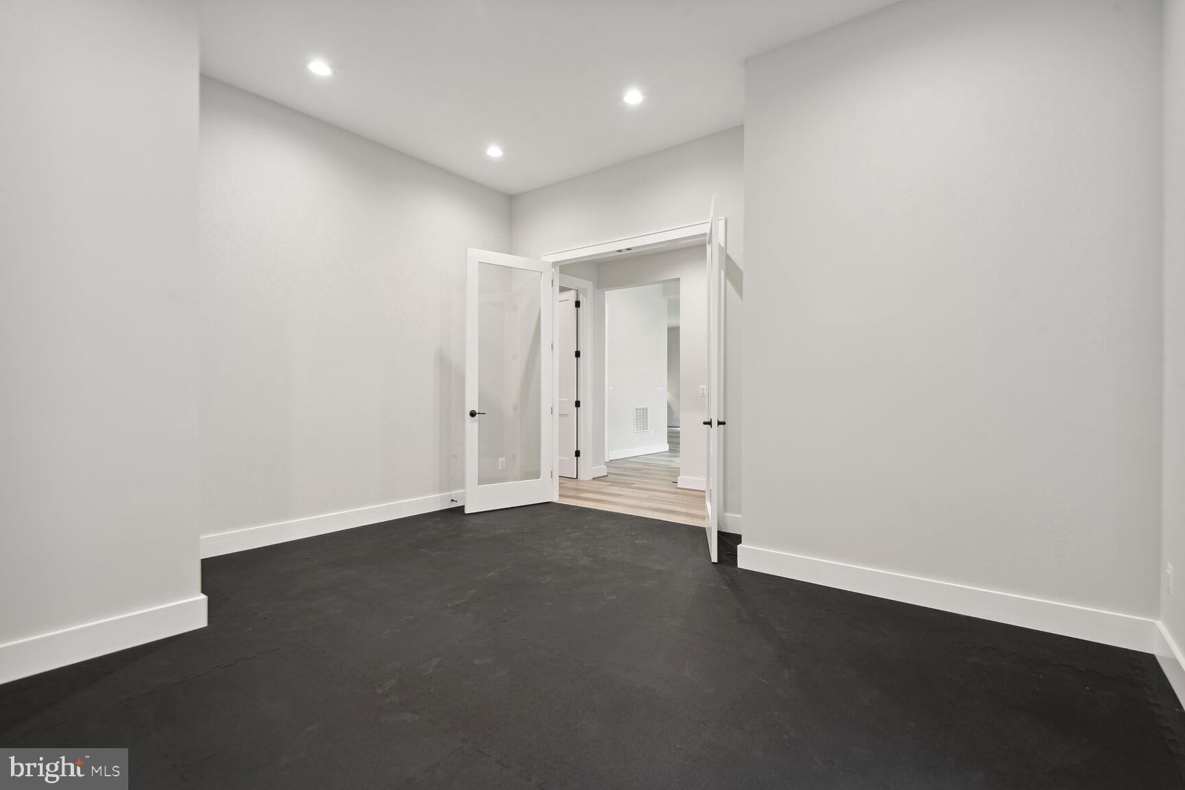 CHESTERBROOK WOODS - Residential