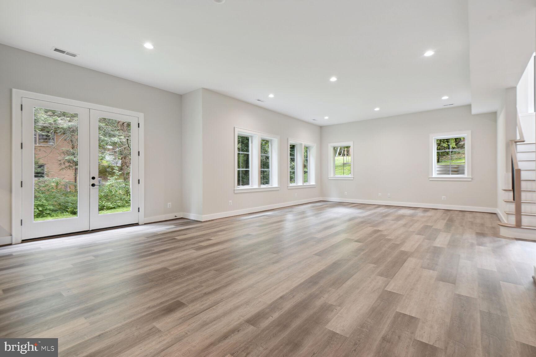 CHESTERBROOK WOODS - Residential