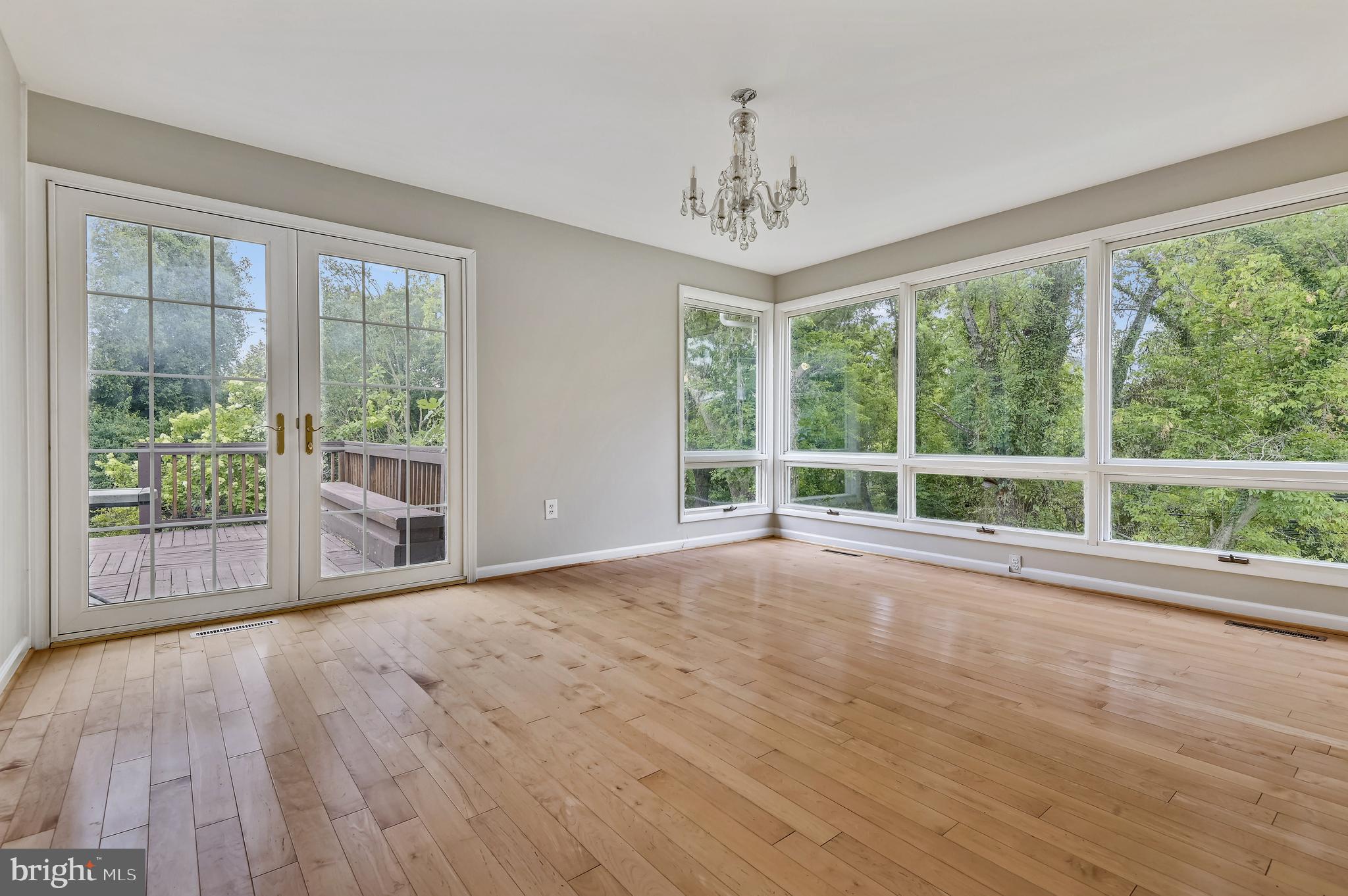 STRATFORD - Residential