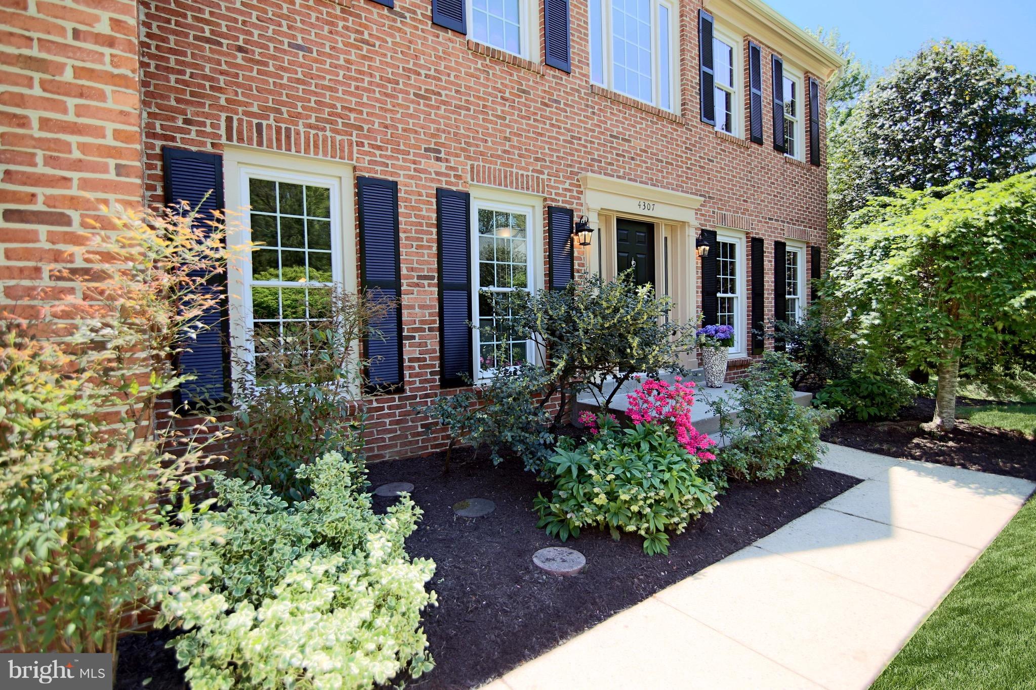 AUTUMN WOODS - Residential