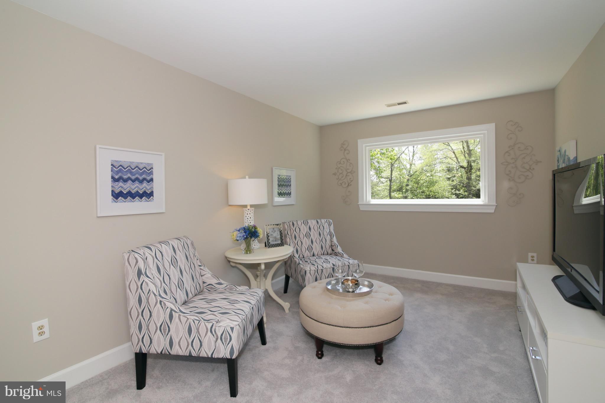 AUTUMN WOODS - Residential