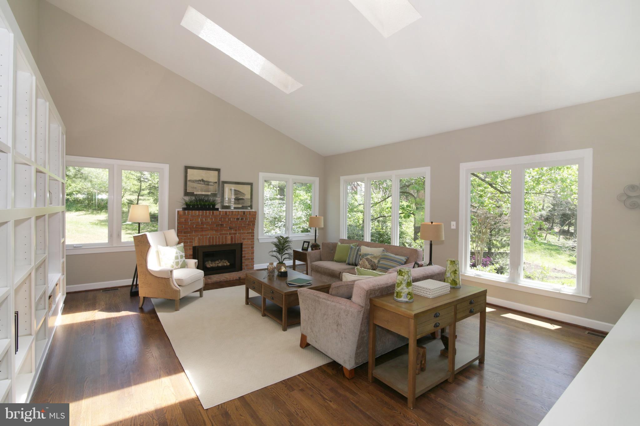 AUTUMN WOODS - Residential