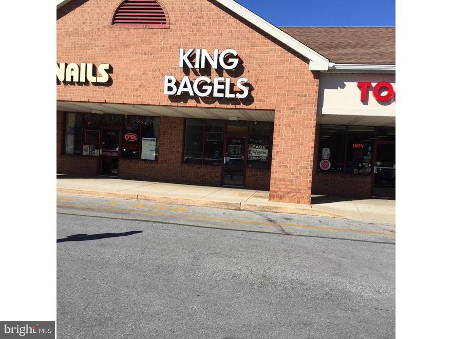 Very active Shopping Center anchored by Acme. Join Key Bank, Clubstore Outlet, Cricket Wireless, UPS Store and many more! All leases are Net, Net, Net. Pass thrus estimated at $4.50 per sq.ft.  Former Bagel store with equipment.