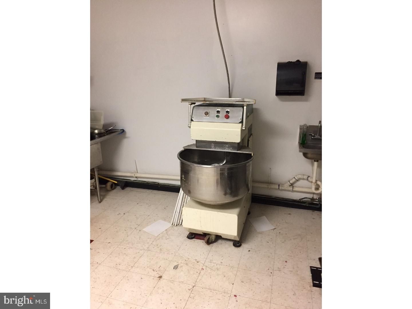 CALN - Commercial Lease