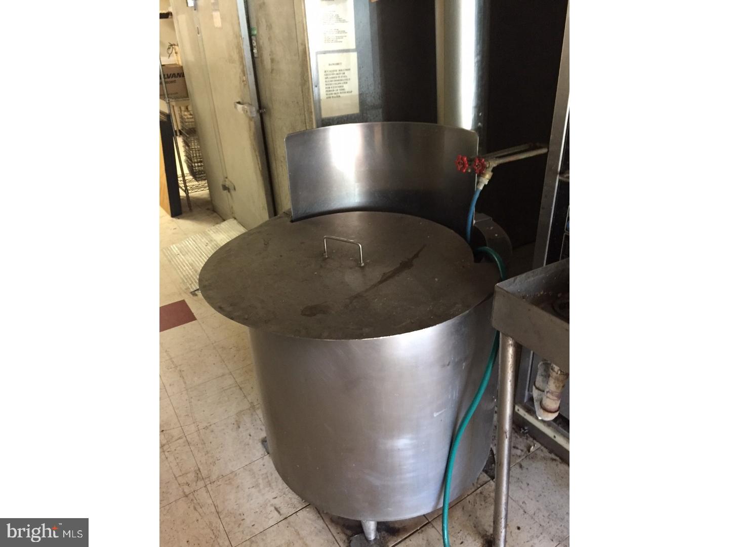 CALN - Commercial Lease