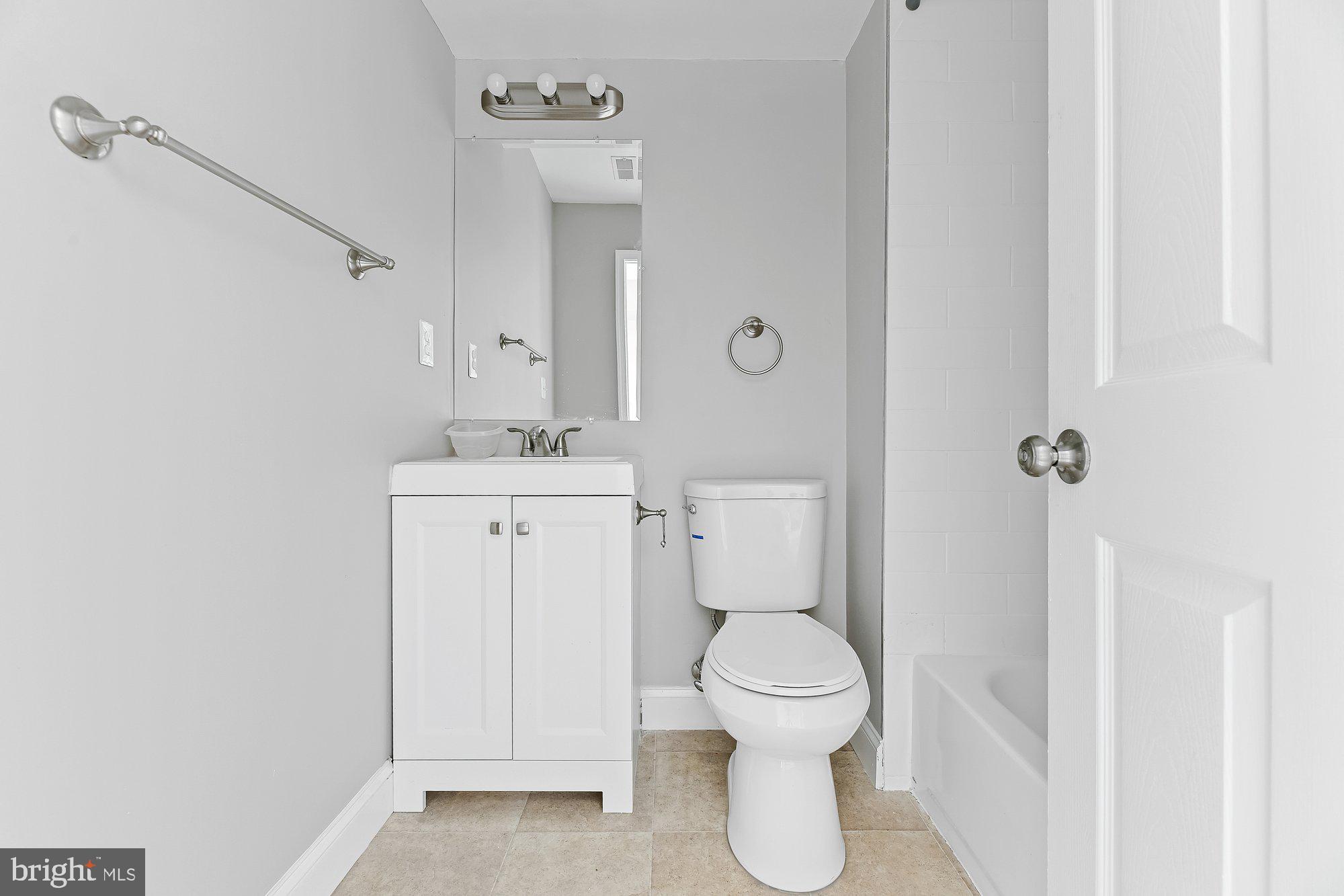 BALTIMORE HIGHLANDS - Residential Lease