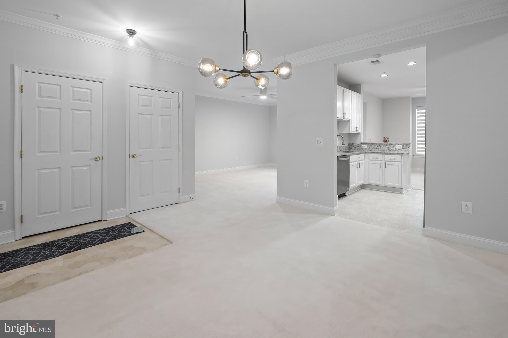 2540 KENSINGTON GARDENS 201