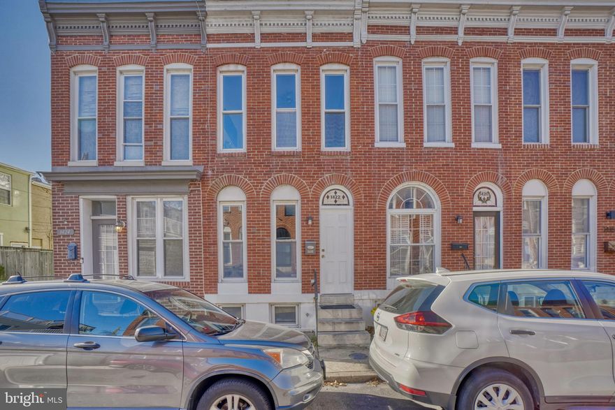 Open floor plan 2 bedroom 2.5 baths with finished basement and roof top deck in Federal Hill.  Main floor offers open floor plan and wood floors plus a half bath and an outdoor space.  Upper floor has 2 bedrooms and 2 bathrooms with upstairs laundry and access to roof top deck.  Location is in walking distance to all Federal Hill has to offer and walking distance to stadiums.