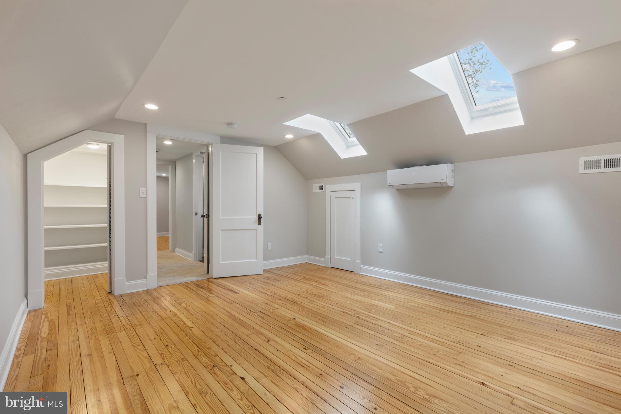 WEST ANNAPOLIS - Residential