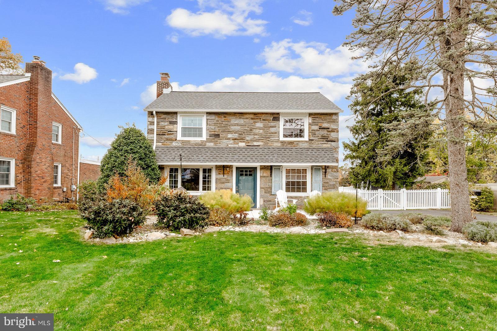 70 MEETINGHOUSE LANE