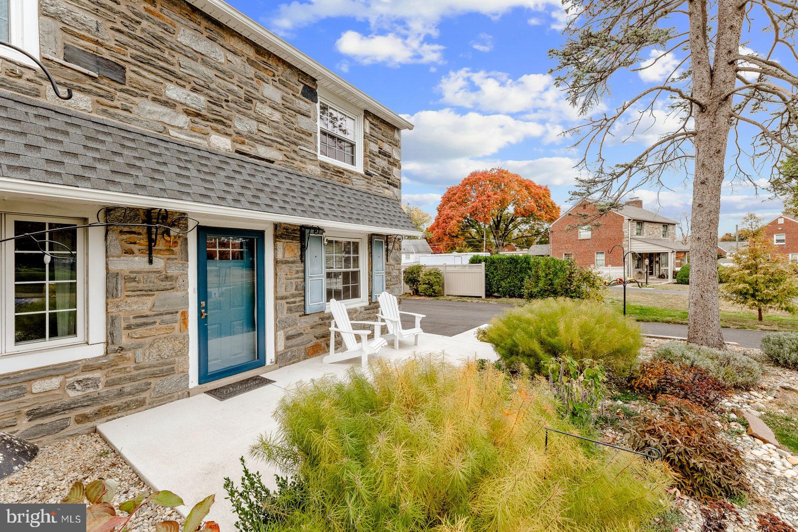 70 MEETINGHOUSE LANE