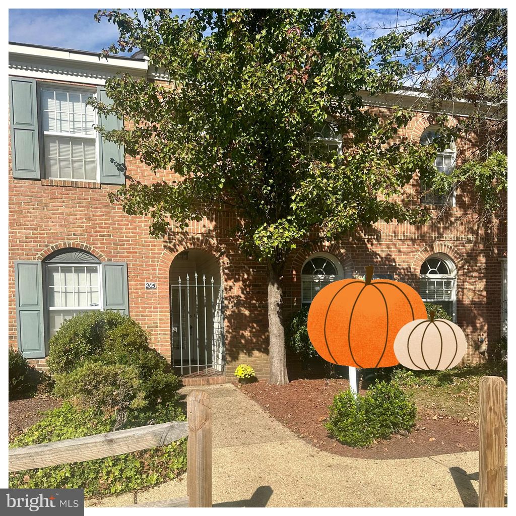 Photo of 205 Heather Court, LA PLATA, MD 20646 (MLS # MDCH2048464)