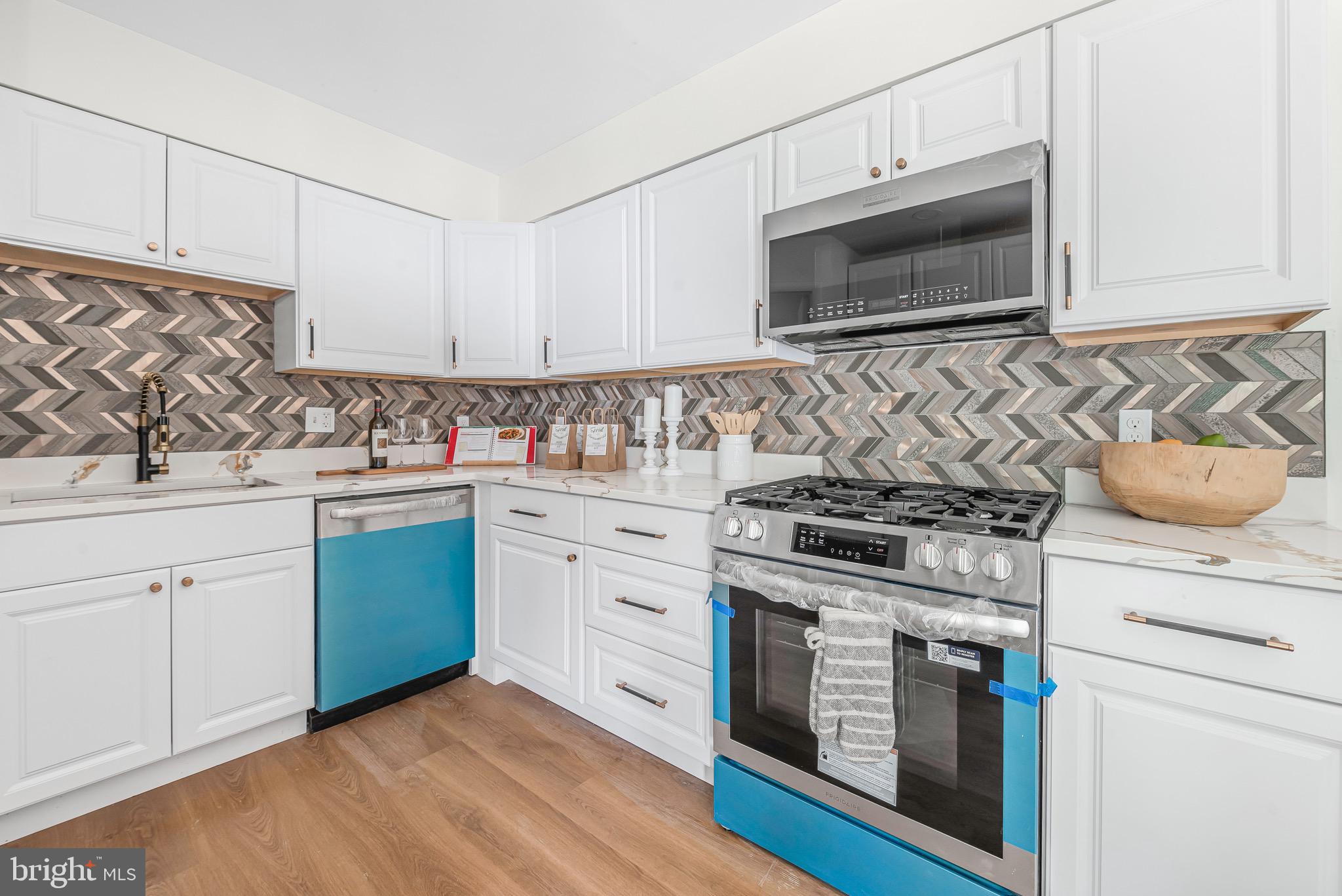 LAUREL - Residential