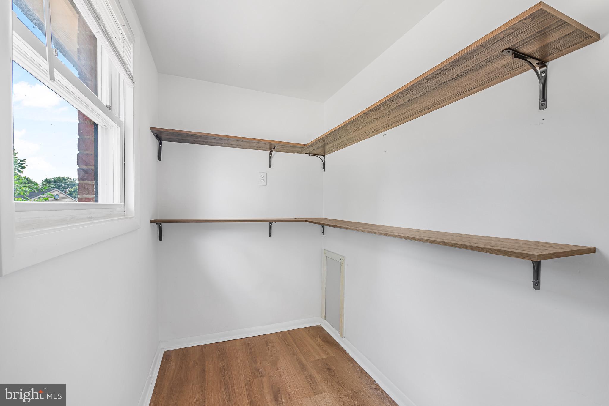 LAUREL - Residential