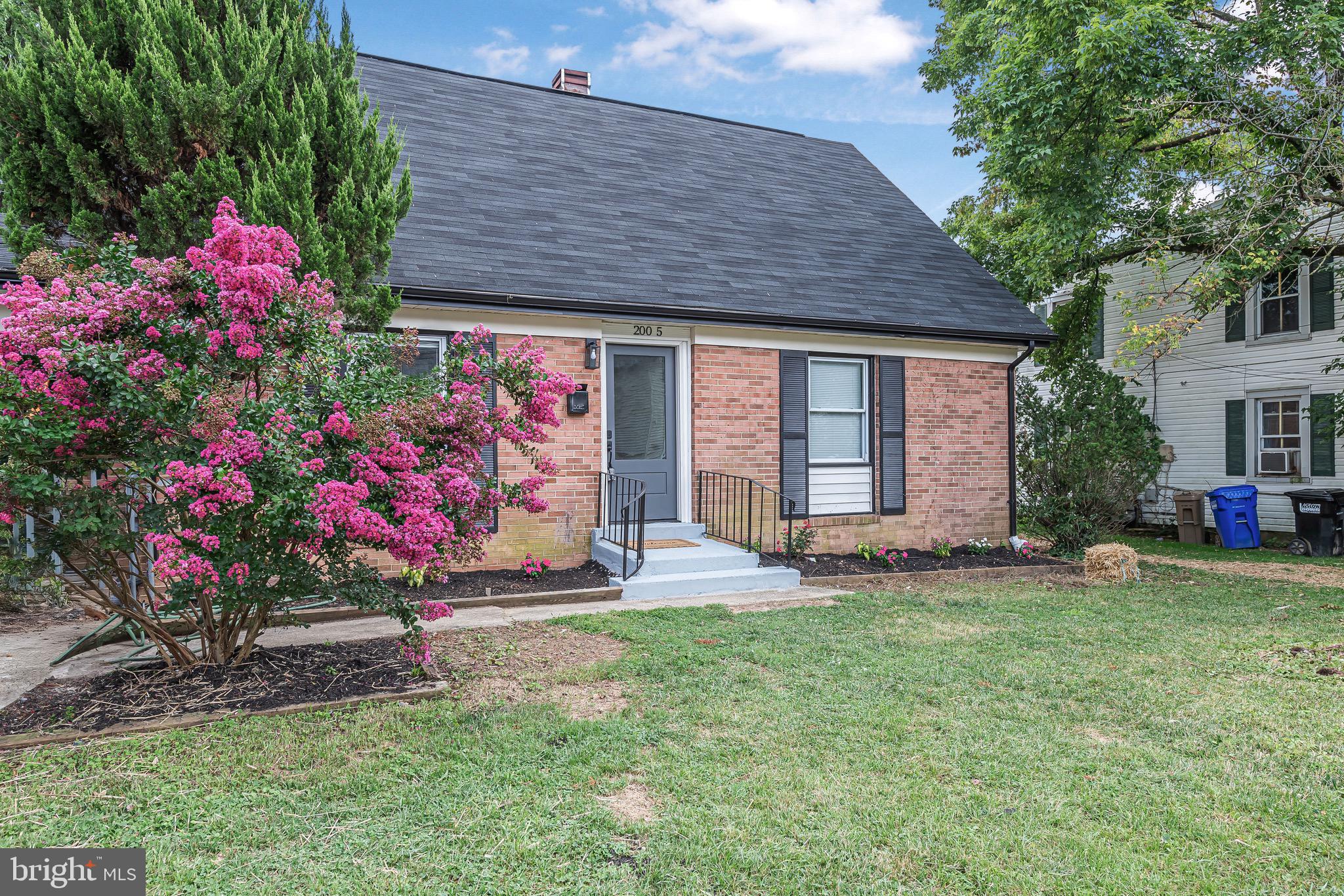 LAUREL - Residential