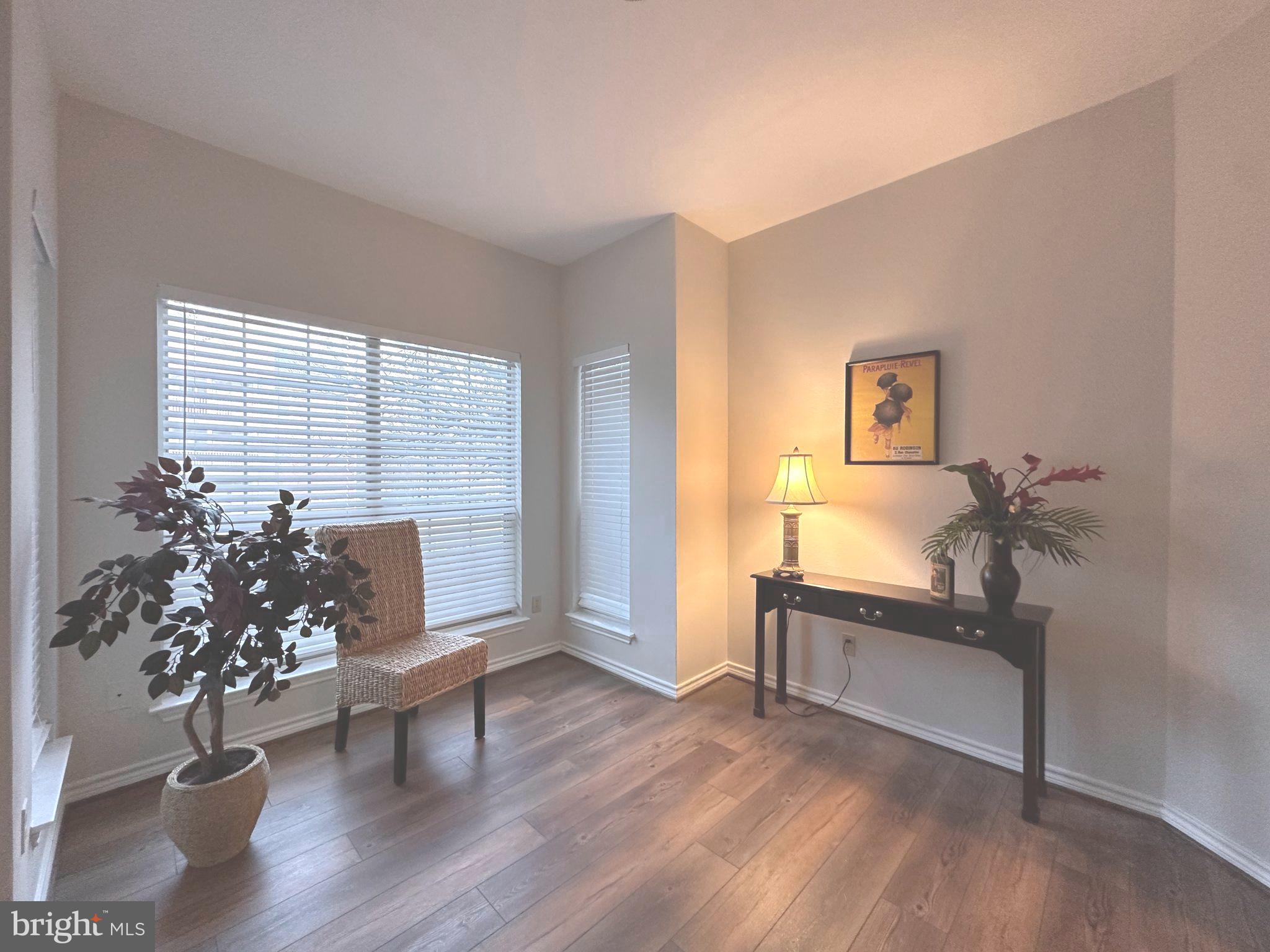 PENDERBROOK SQUARE CONDOMINIUMS - Residential