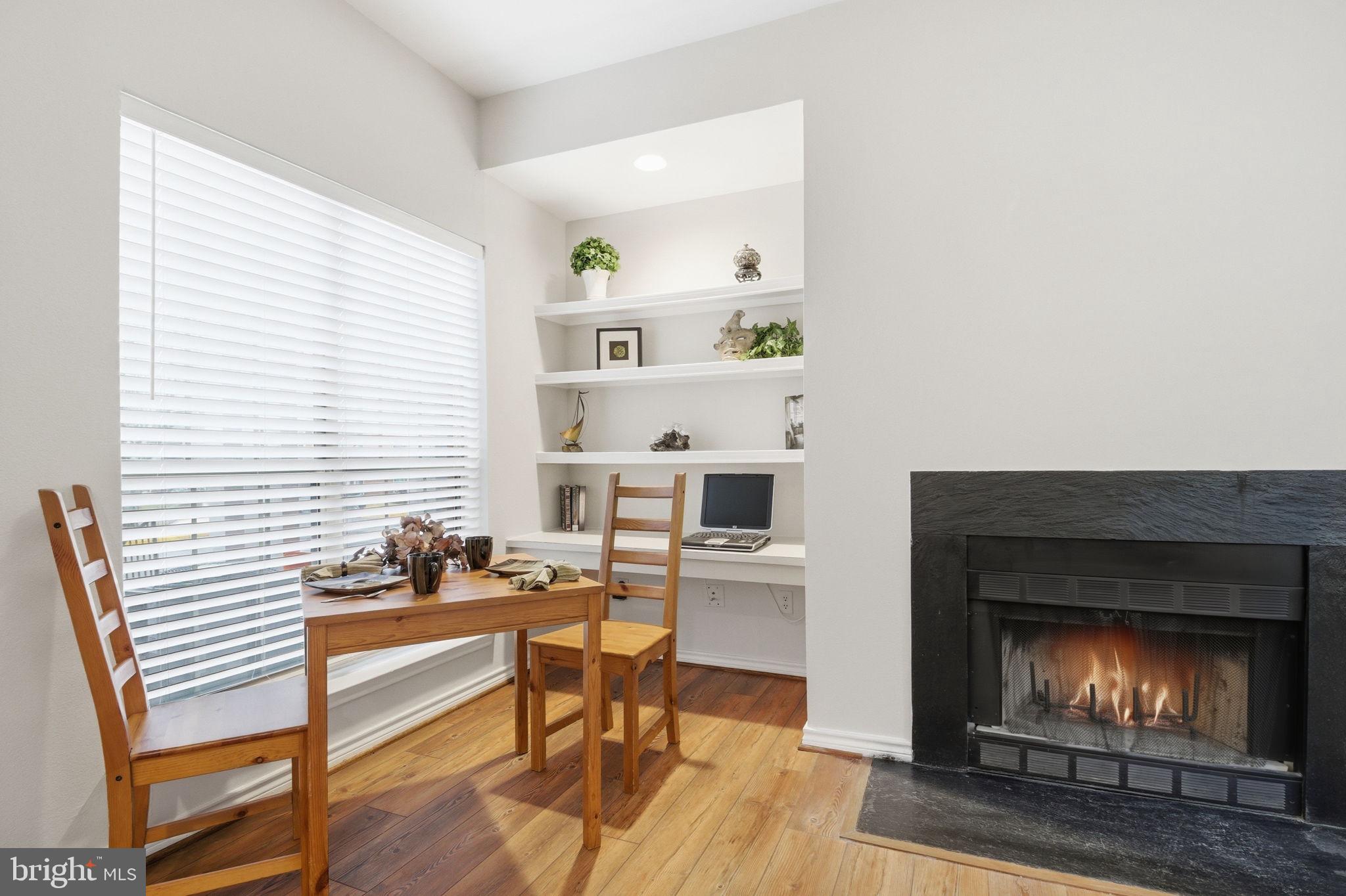 PENDERBROOK SQUARE CONDOMINIUMS - Residential