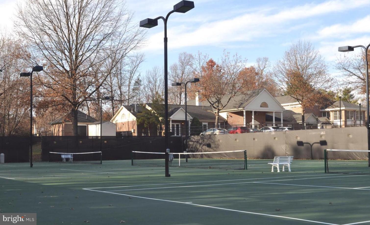PENDERBROOK SQUARE CONDOMINIUMS - Residential