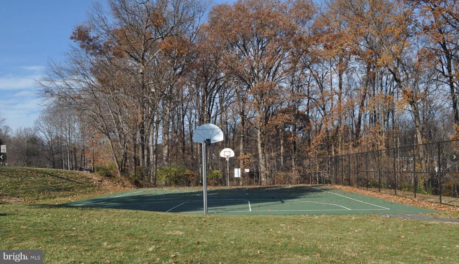 PENDERBROOK SQUARE CONDOMINIUMS - Residential