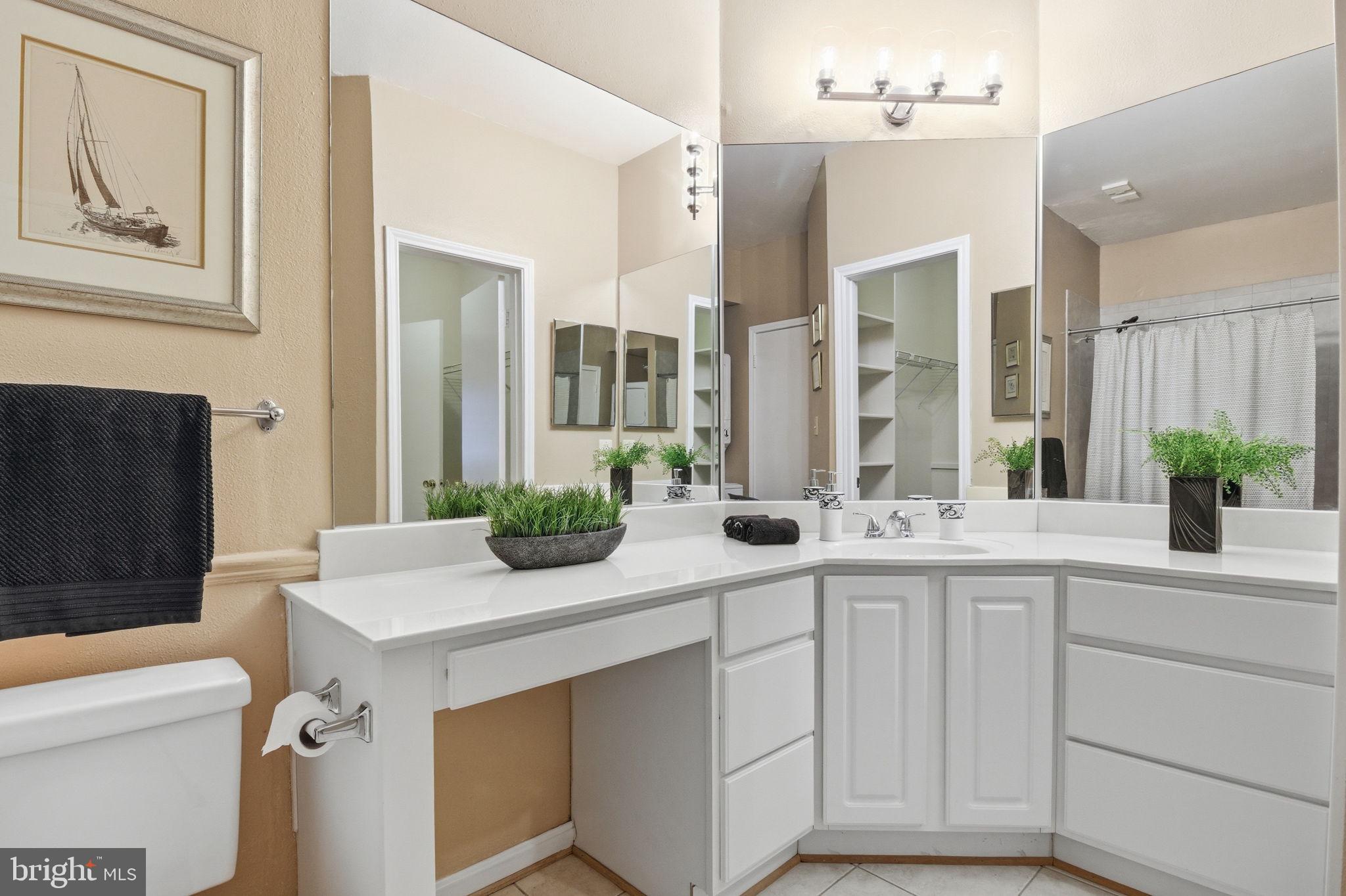 PENDERBROOK SQUARE CONDOMINIUMS - Residential