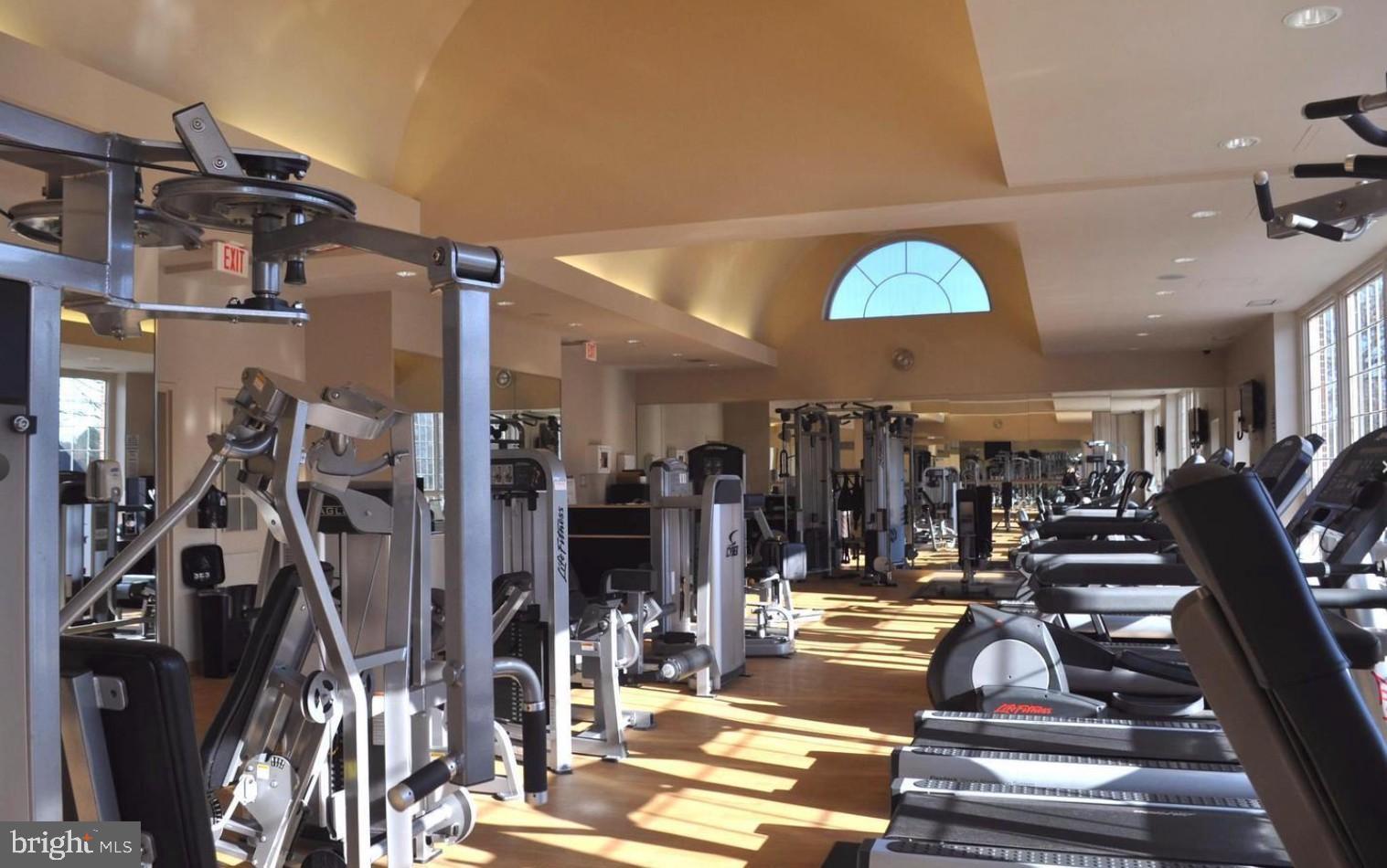 PENDERBROOK SQUARE CONDOMINIUMS - Residential