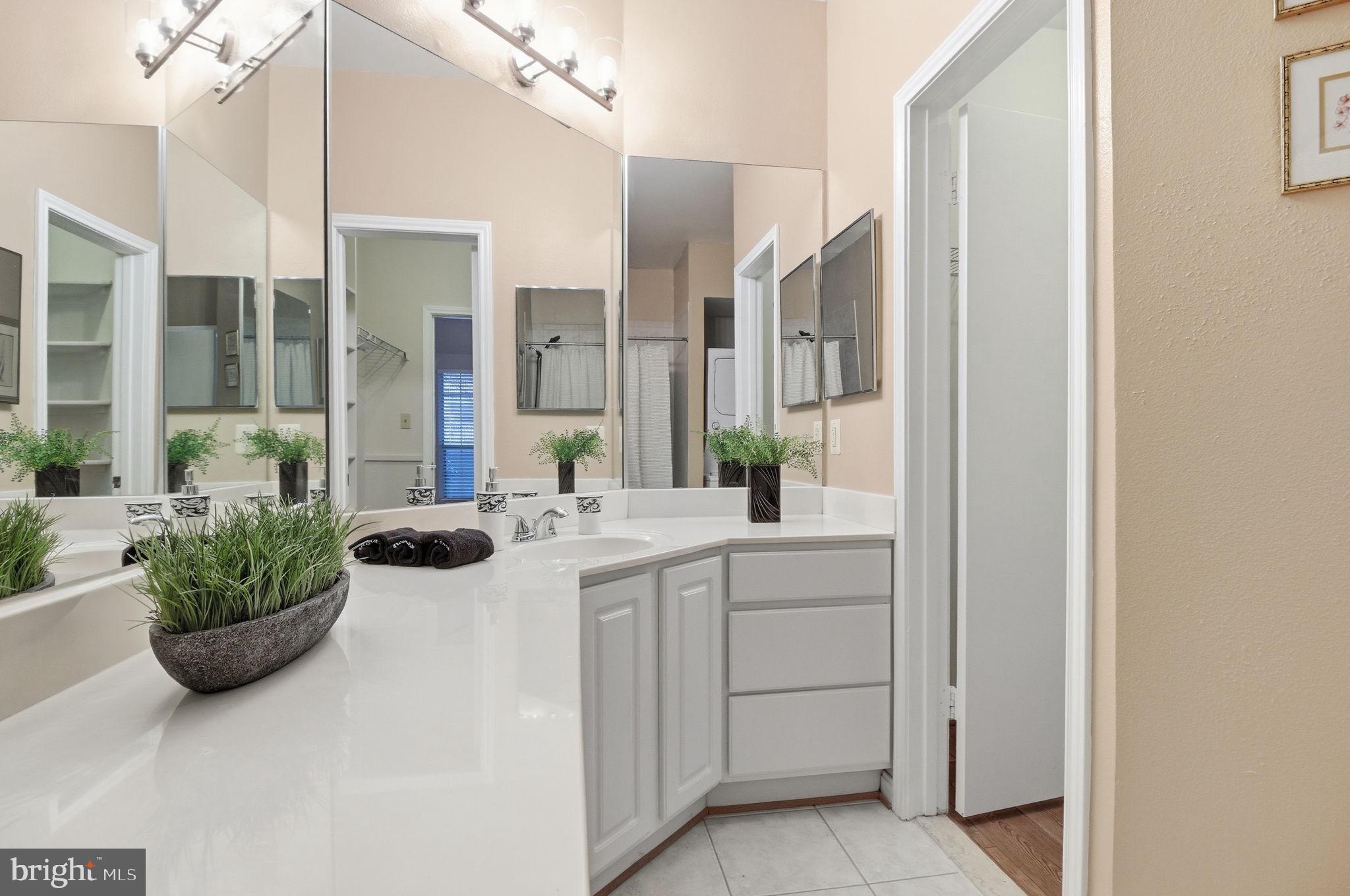 PENDERBROOK SQUARE CONDOMINIUMS - Residential