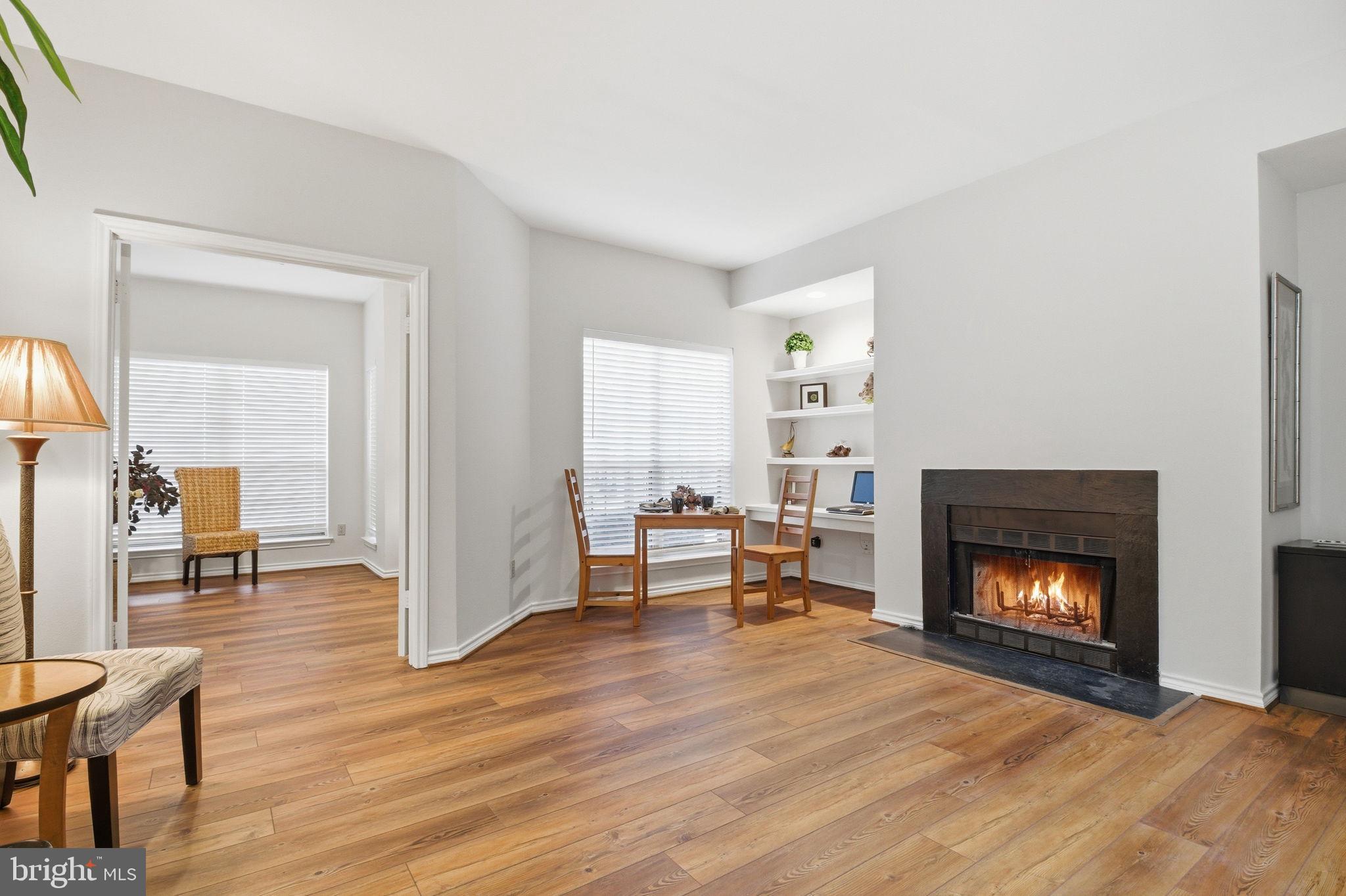 PENDERBROOK SQUARE CONDOMINIUMS - Residential