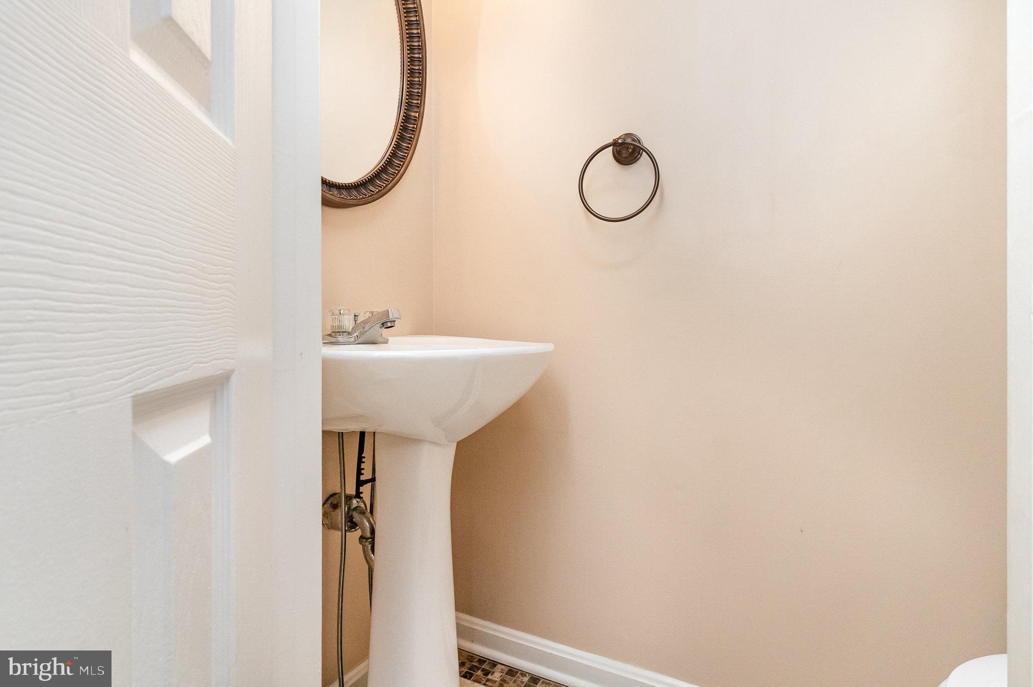 CONSTANT FRIENDSHIP - Residential