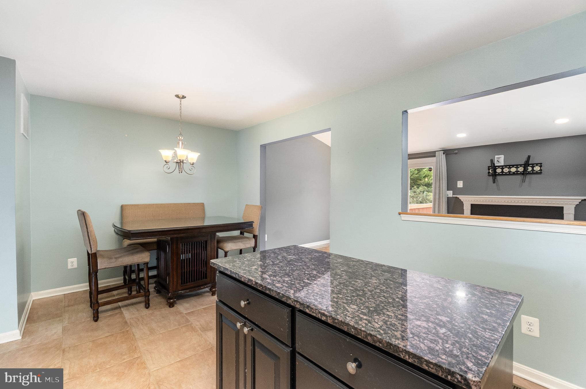 CONSTANT FRIENDSHIP - Residential