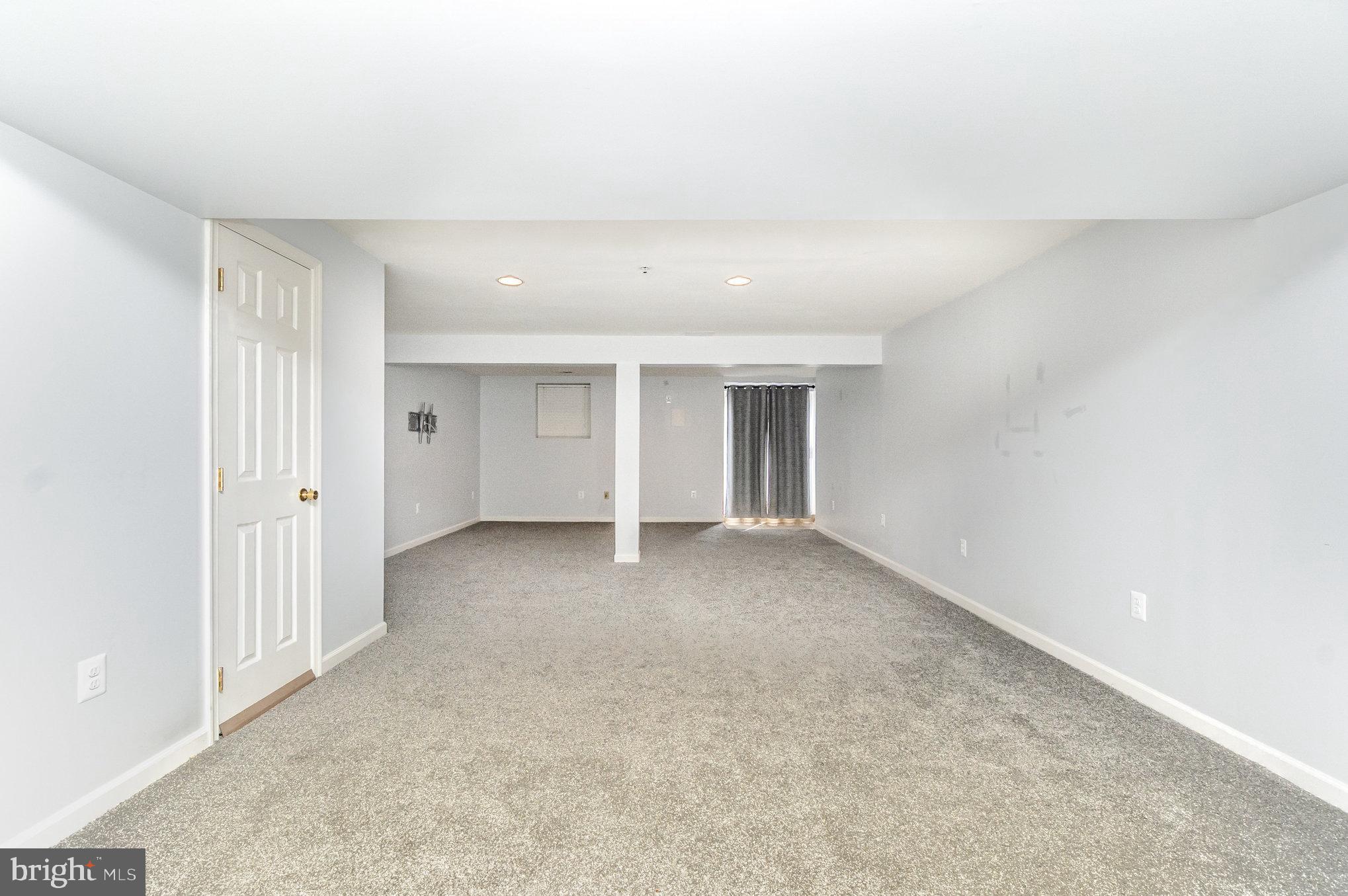 CONSTANT FRIENDSHIP - Residential