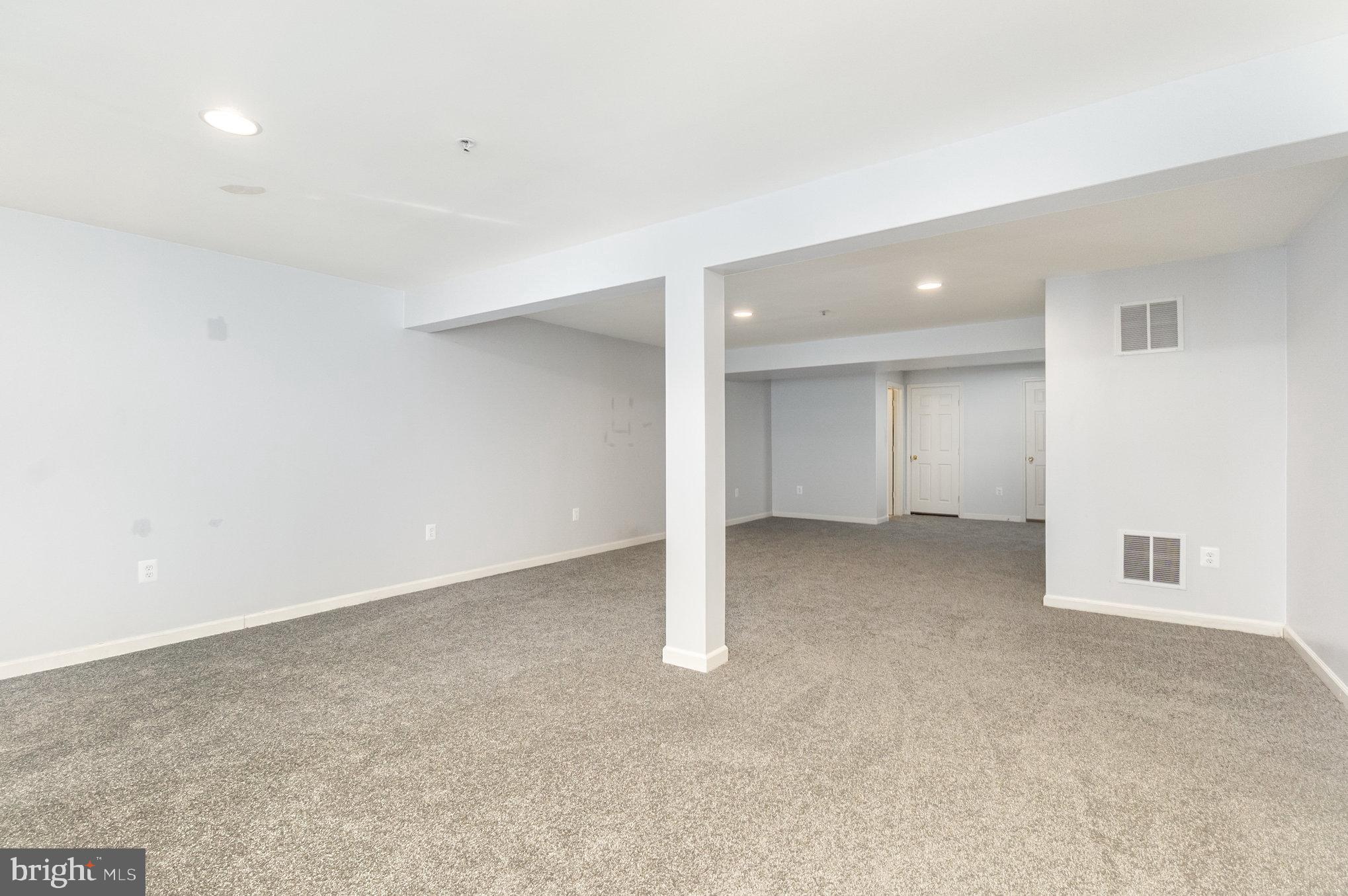 CONSTANT FRIENDSHIP - Residential