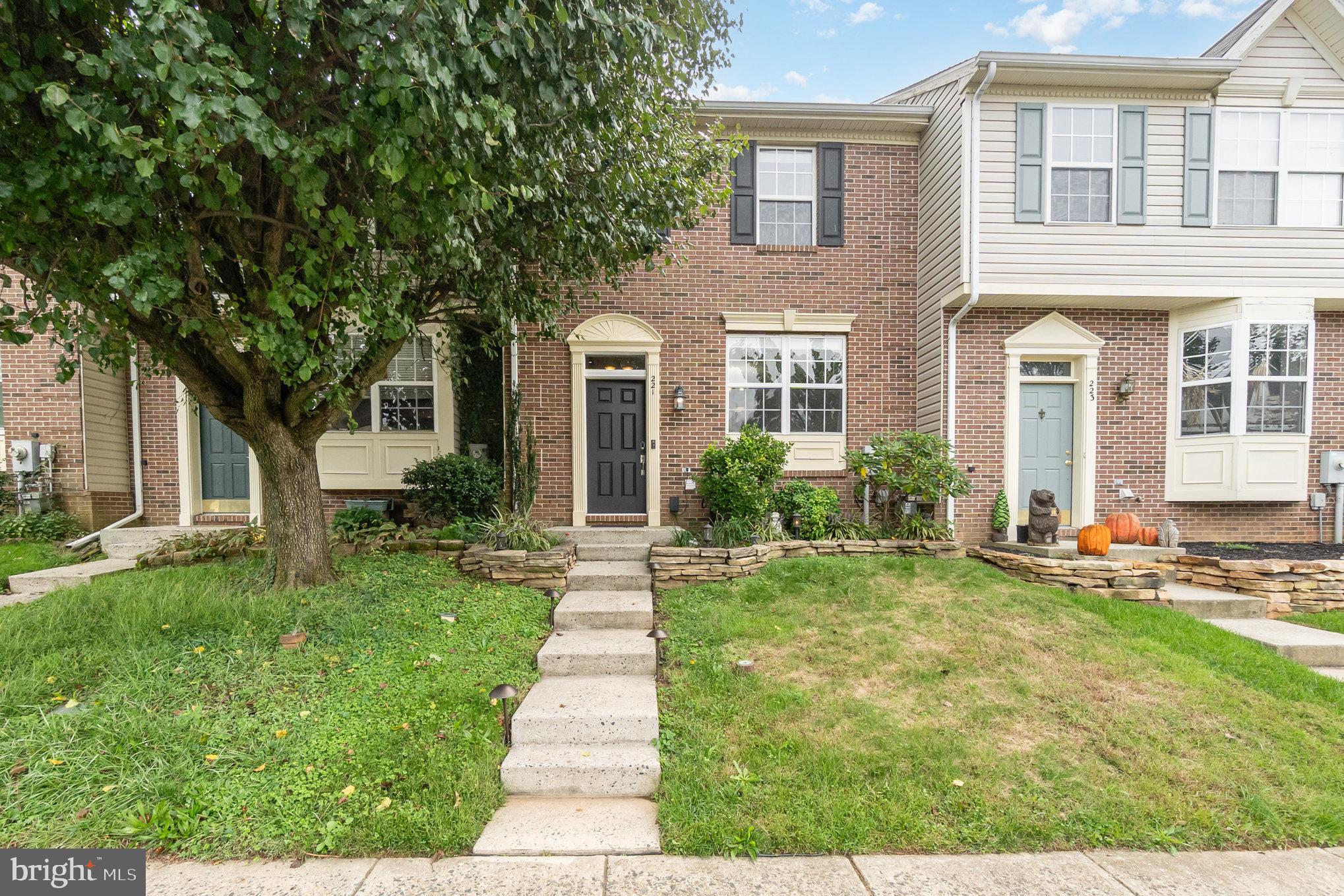 221 GLEN VIEW TERRACE