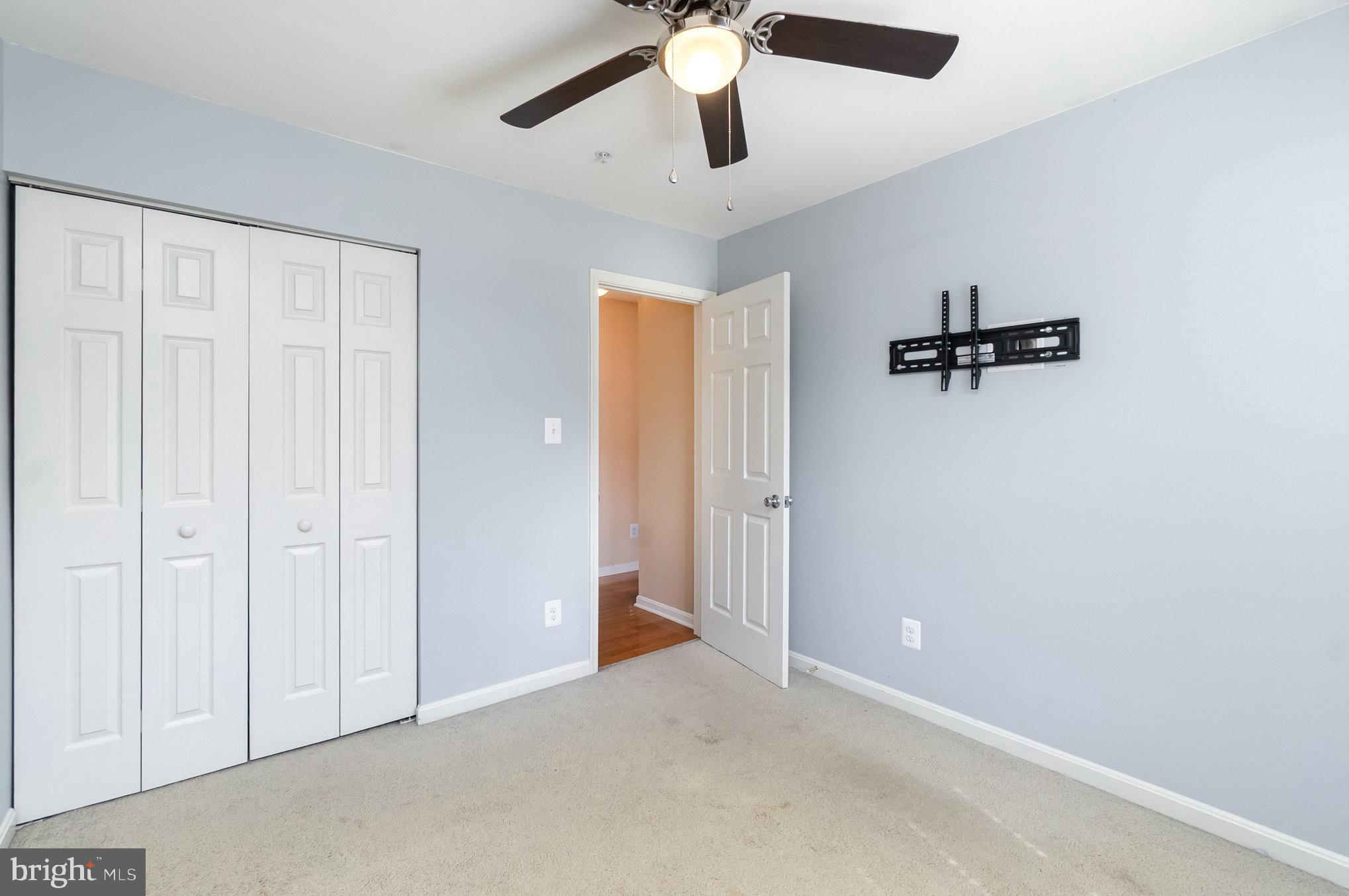 CONSTANT FRIENDSHIP - Residential