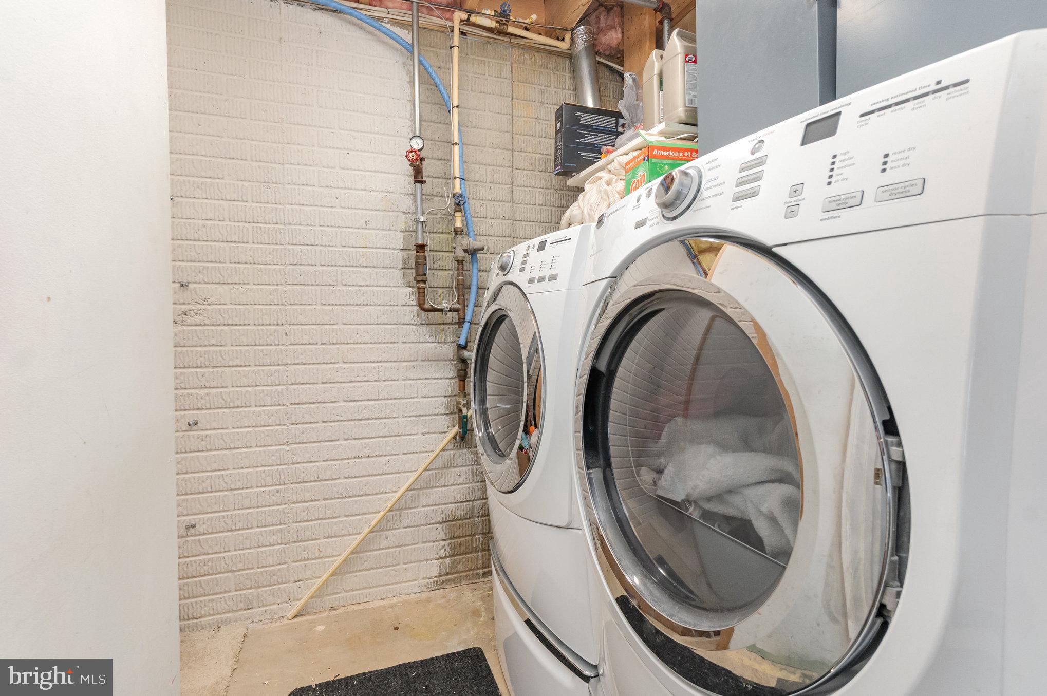 CONSTANT FRIENDSHIP - Residential