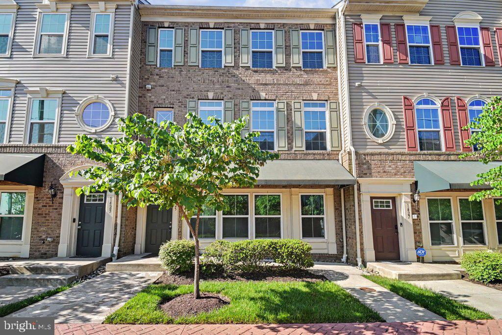 TOWN CENTER COMMONS - Residential