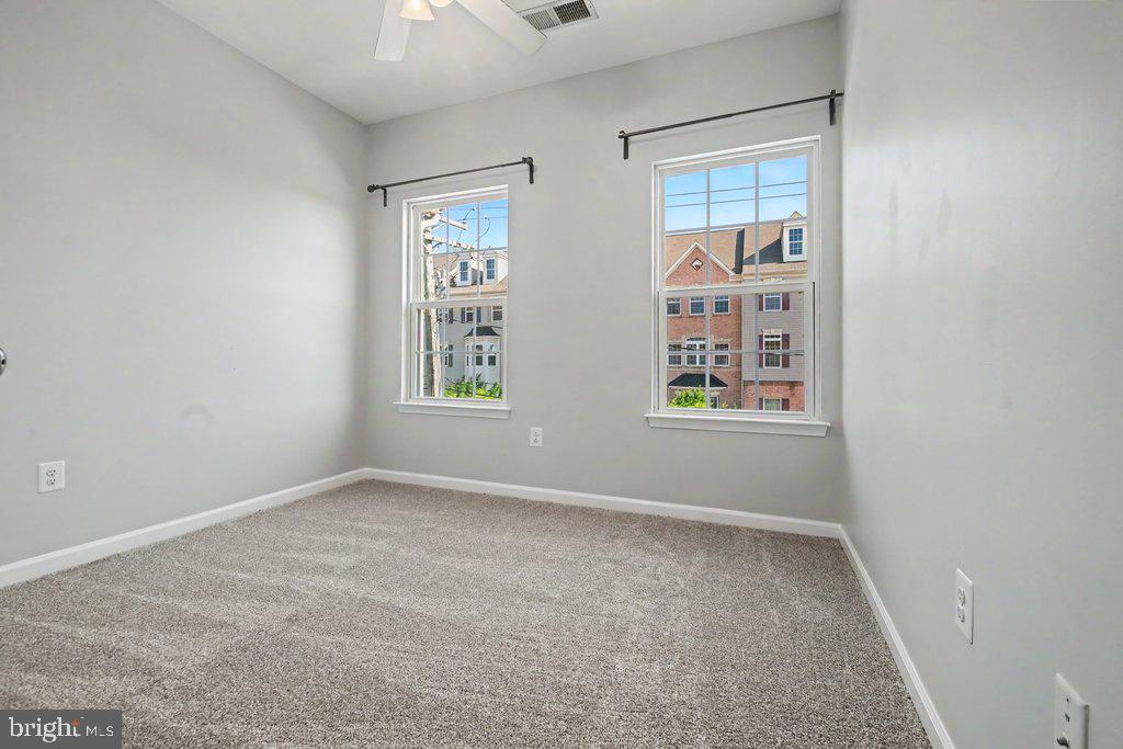 TOWN CENTER COMMONS - Residential