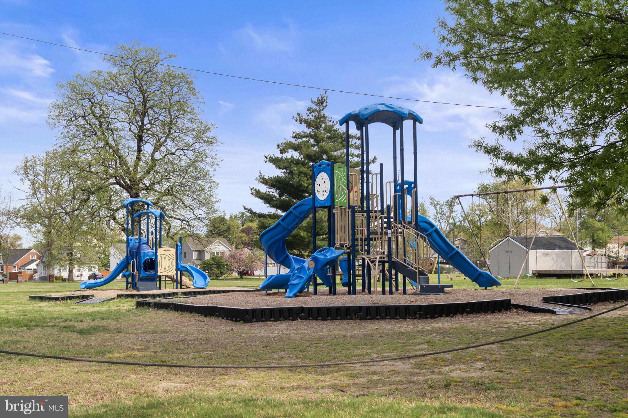 RIVIERA BEACH - Residential