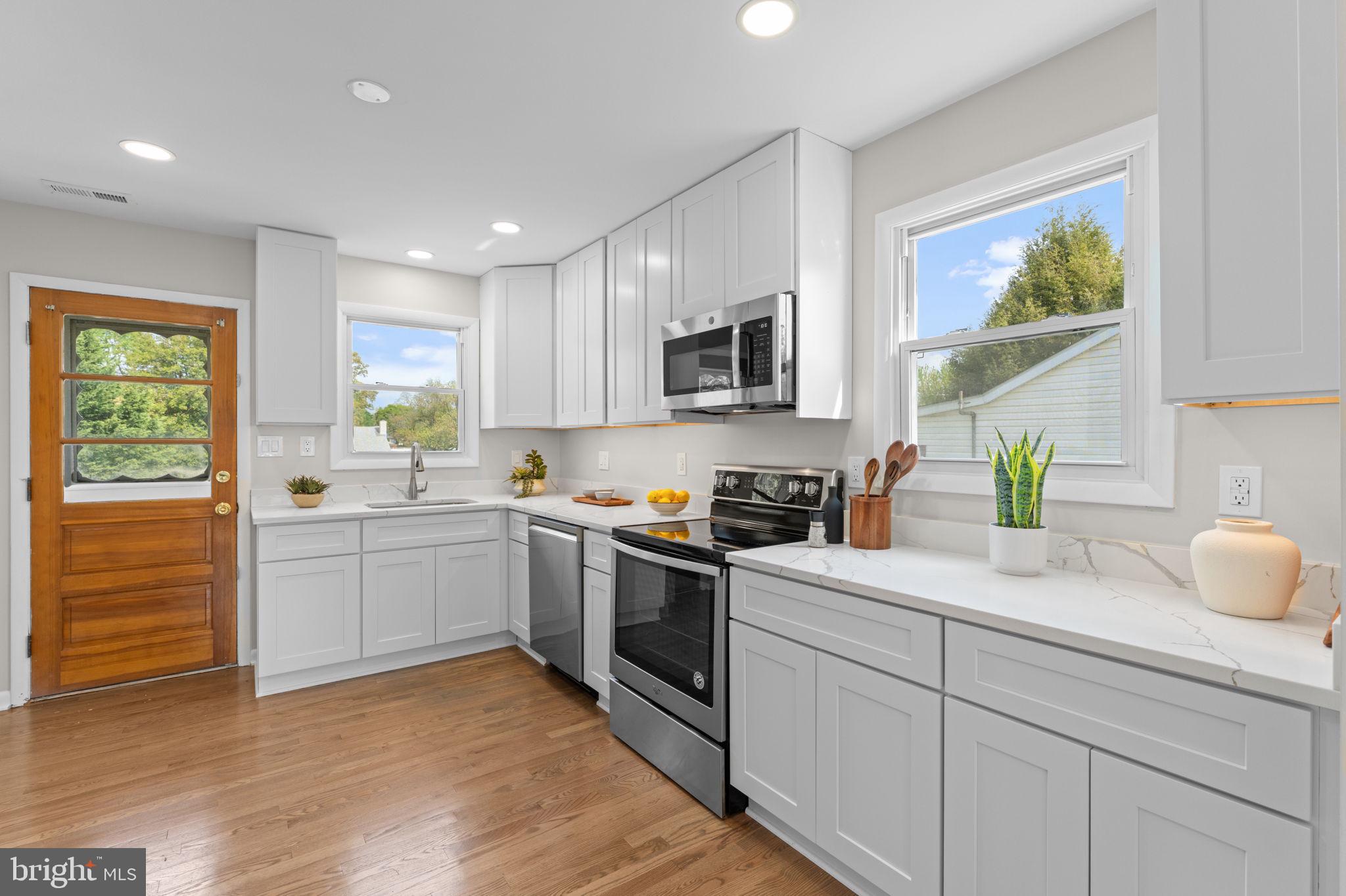 RIVIERA BEACH - Residential