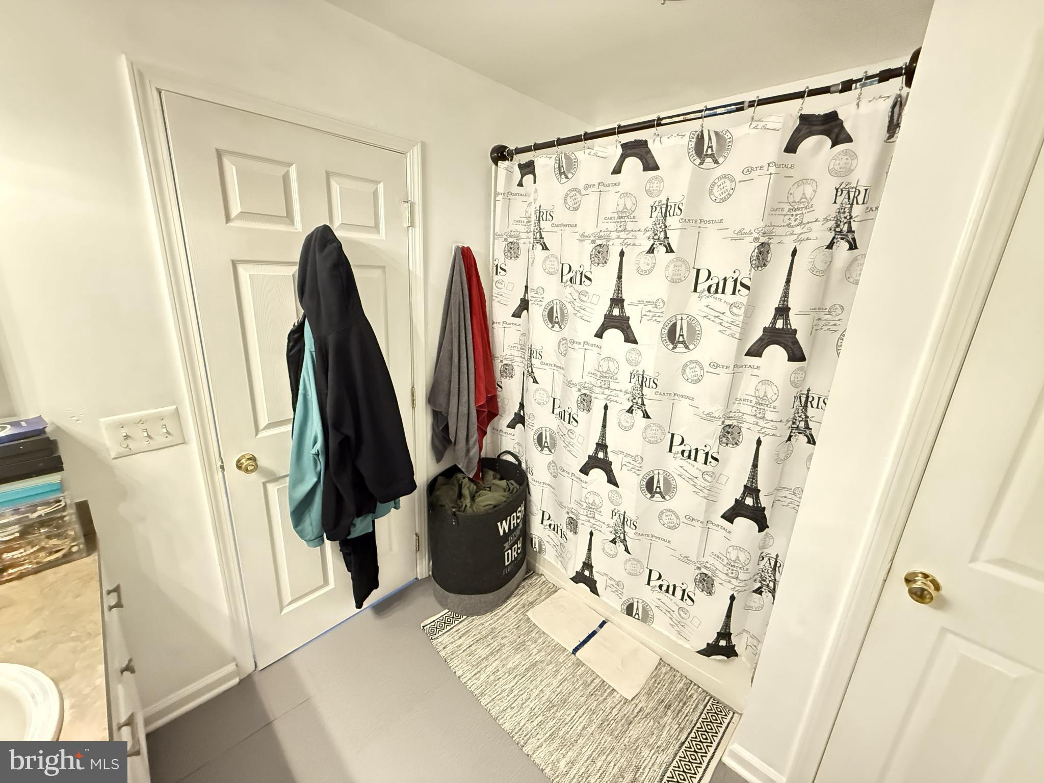 SAW CREEK ESTATES - Residential