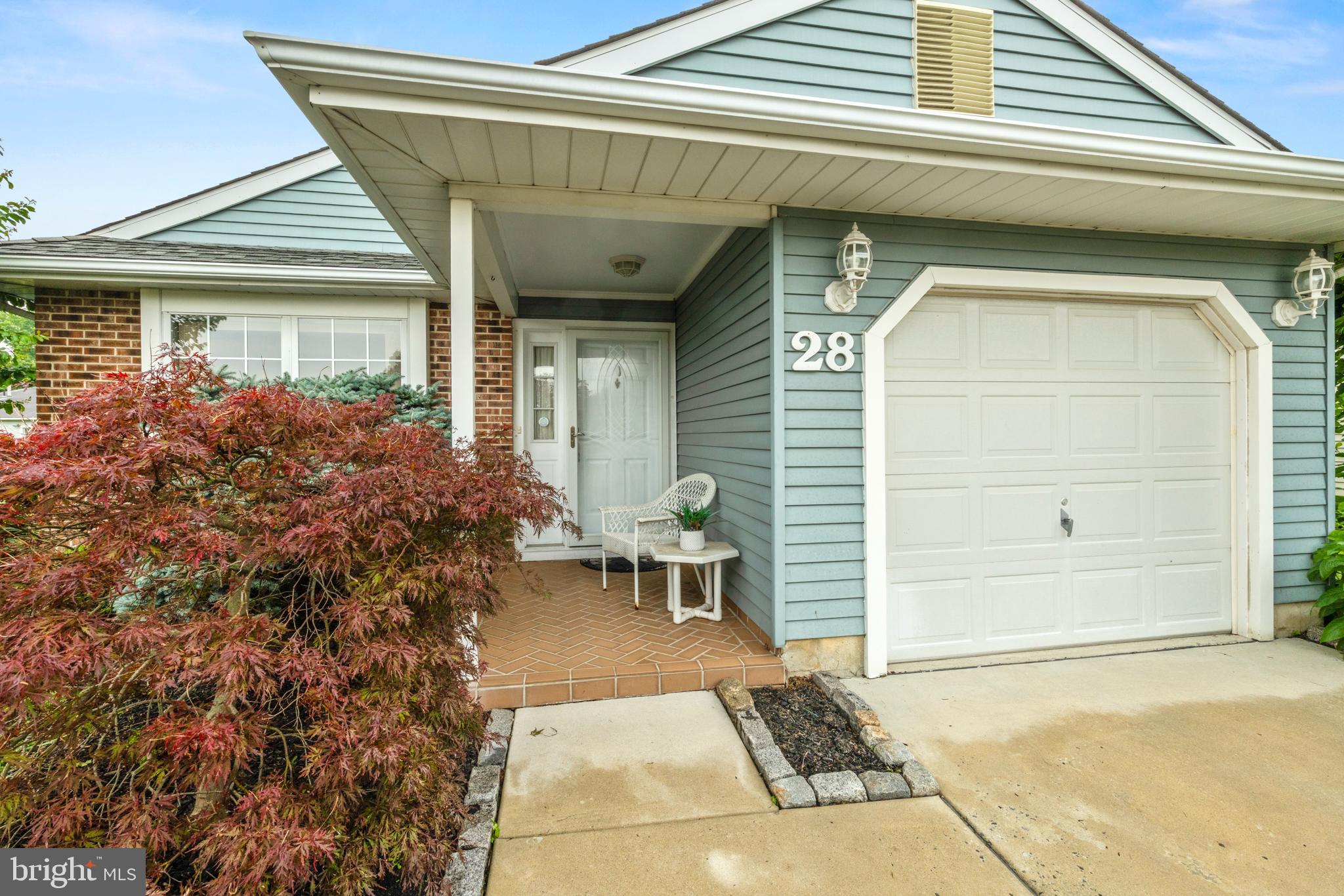 28 WHITE STONE COURT