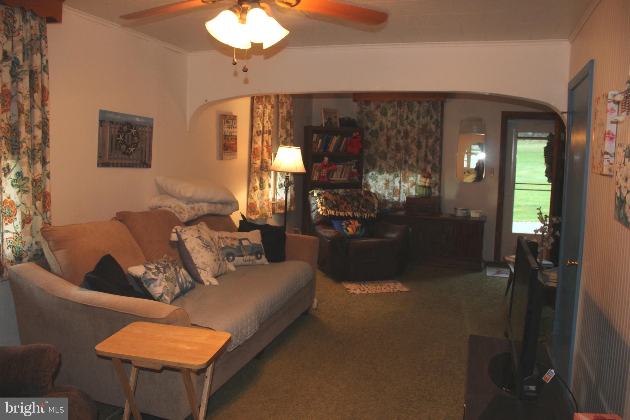 WILLIAMSTOWN - Residential