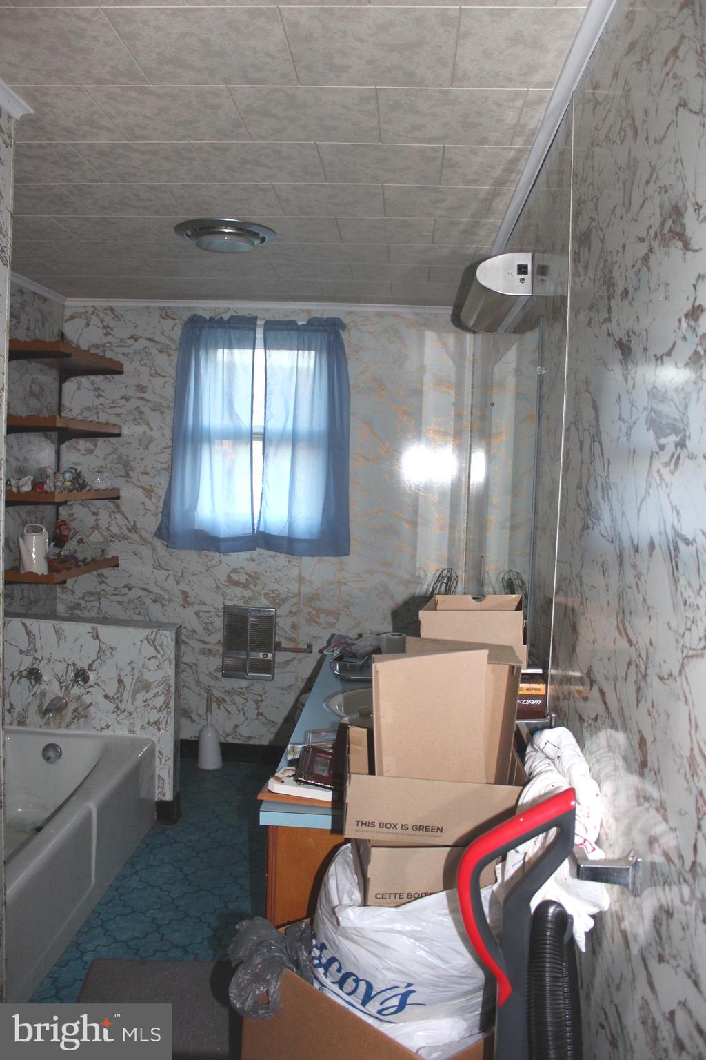 WILLIAMSTOWN - Residential